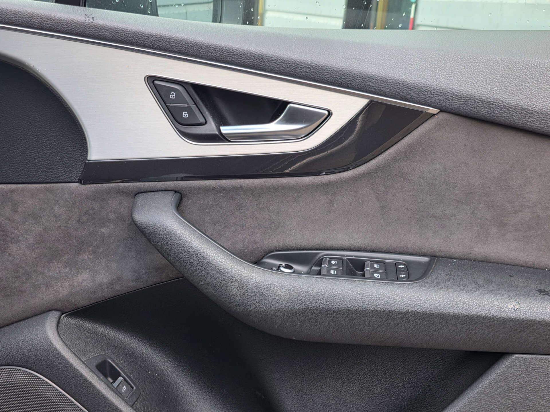 Audi SQ7 view 27