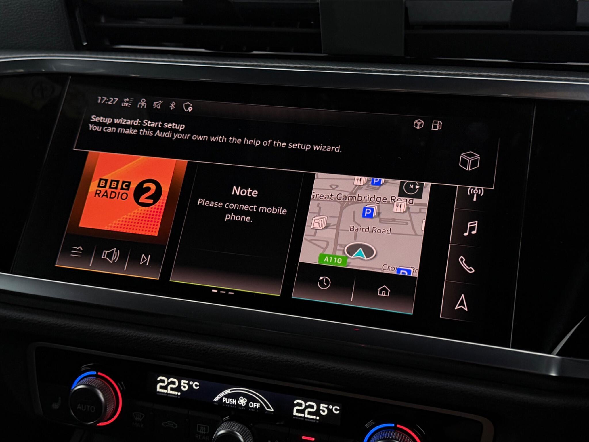 Audi Q3 view 30