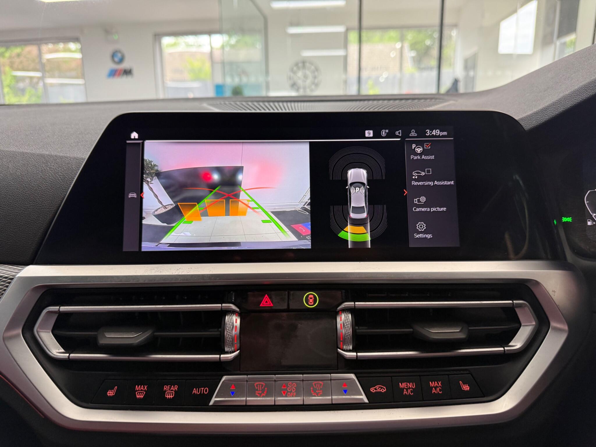 BMW 3 Series view 18