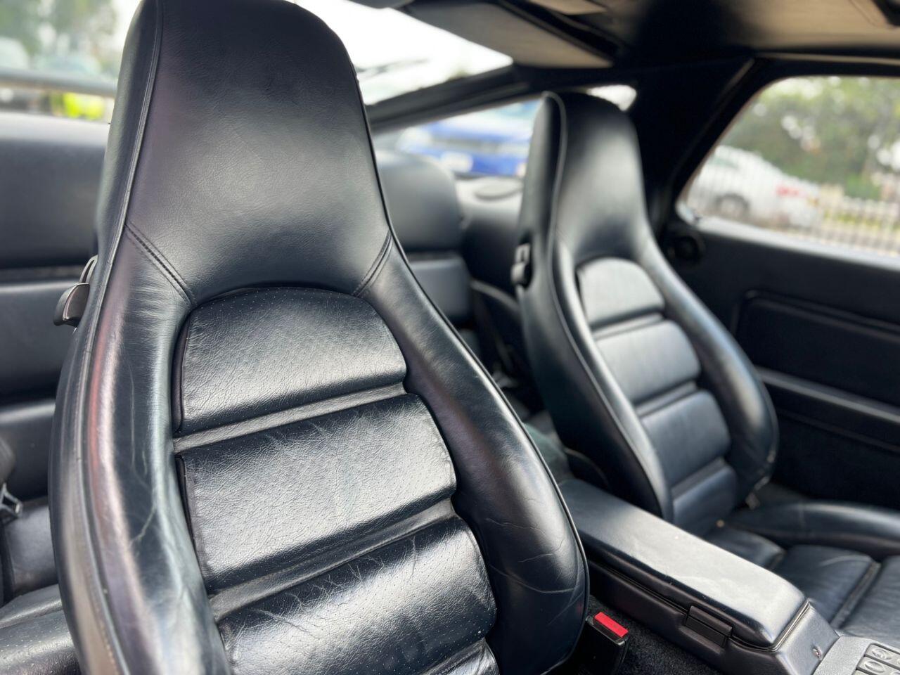 Porsche 928 view 11