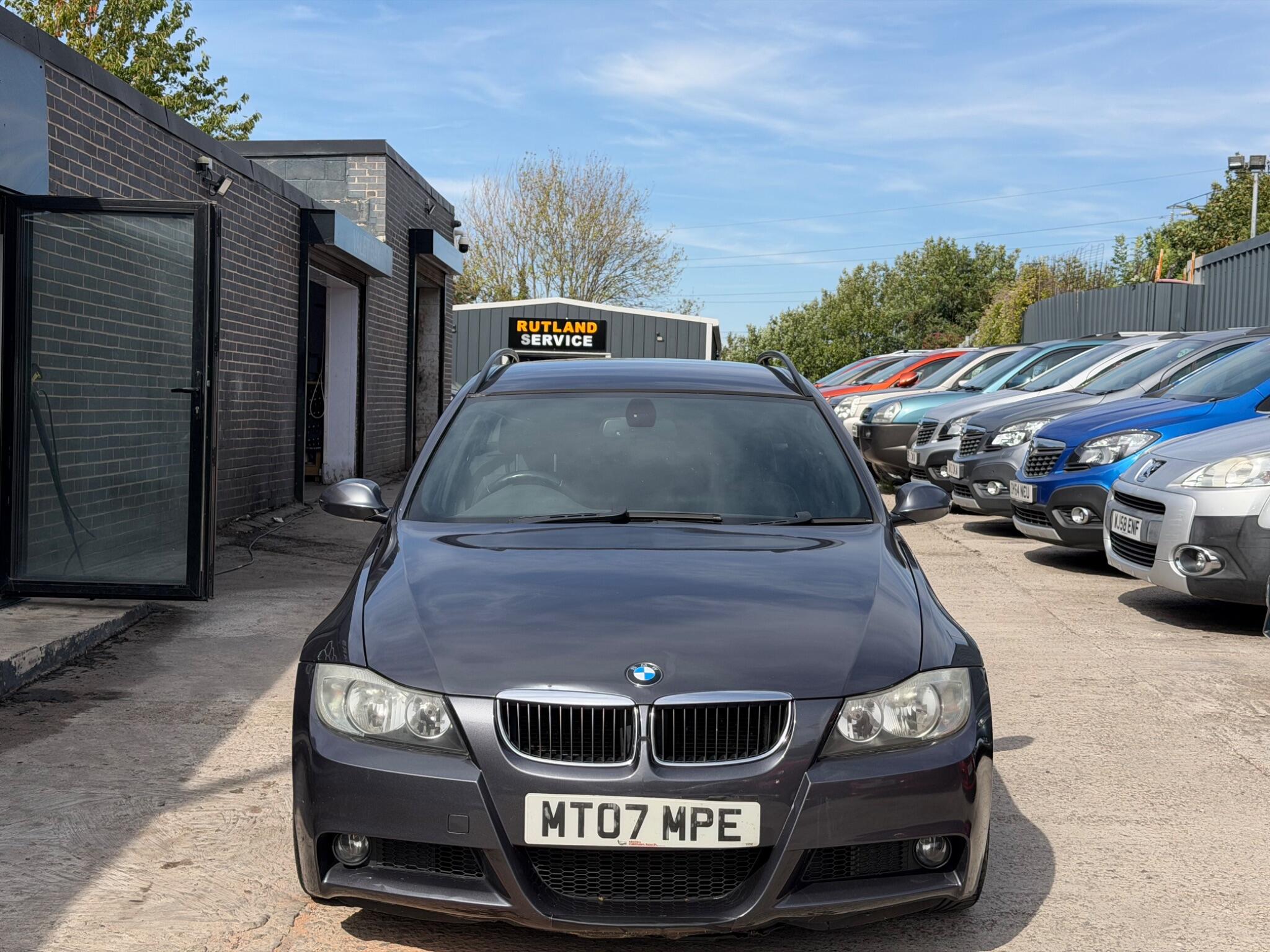 BMW 3 Series view 6