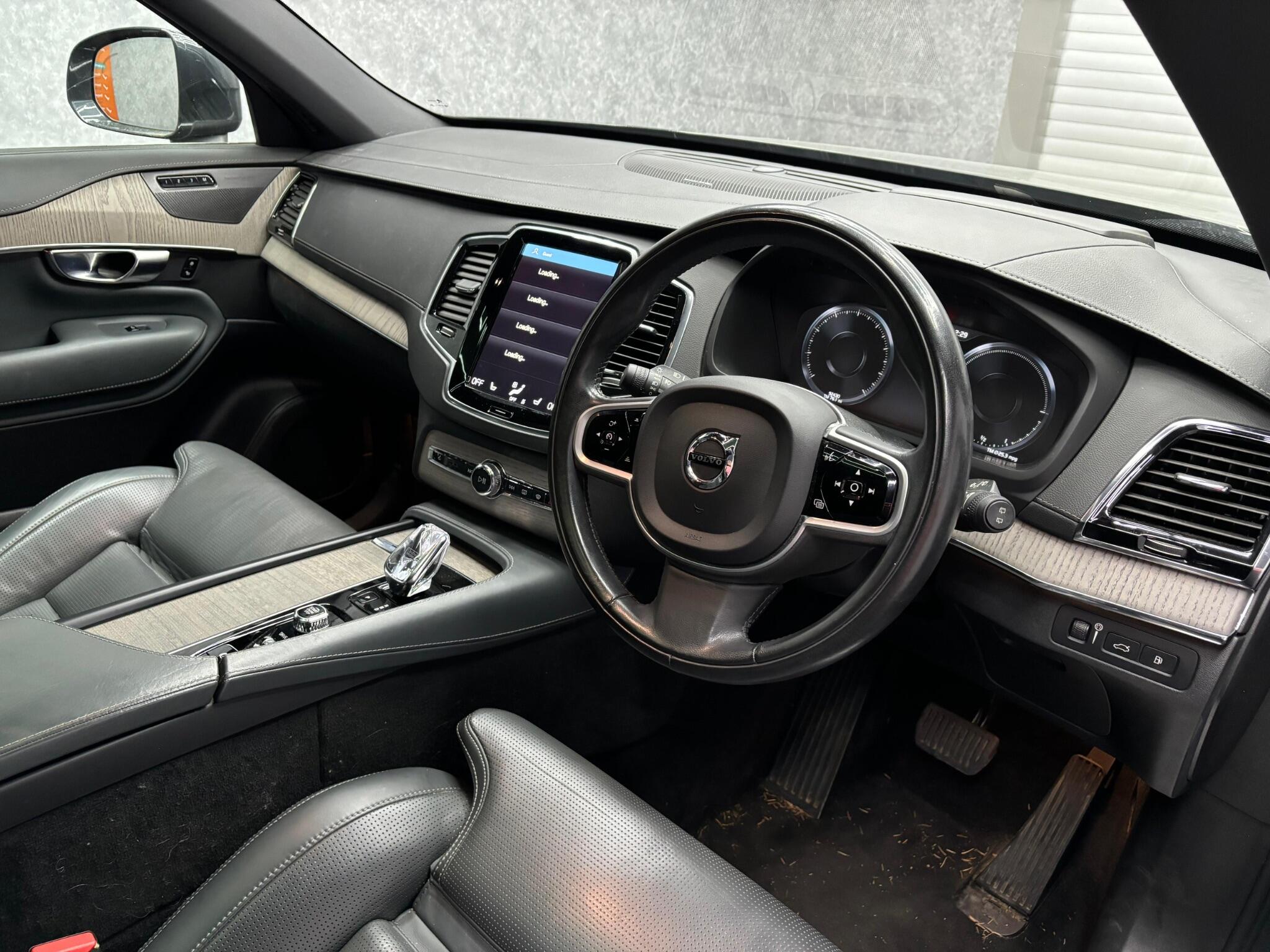 Volvo XC90 view 4