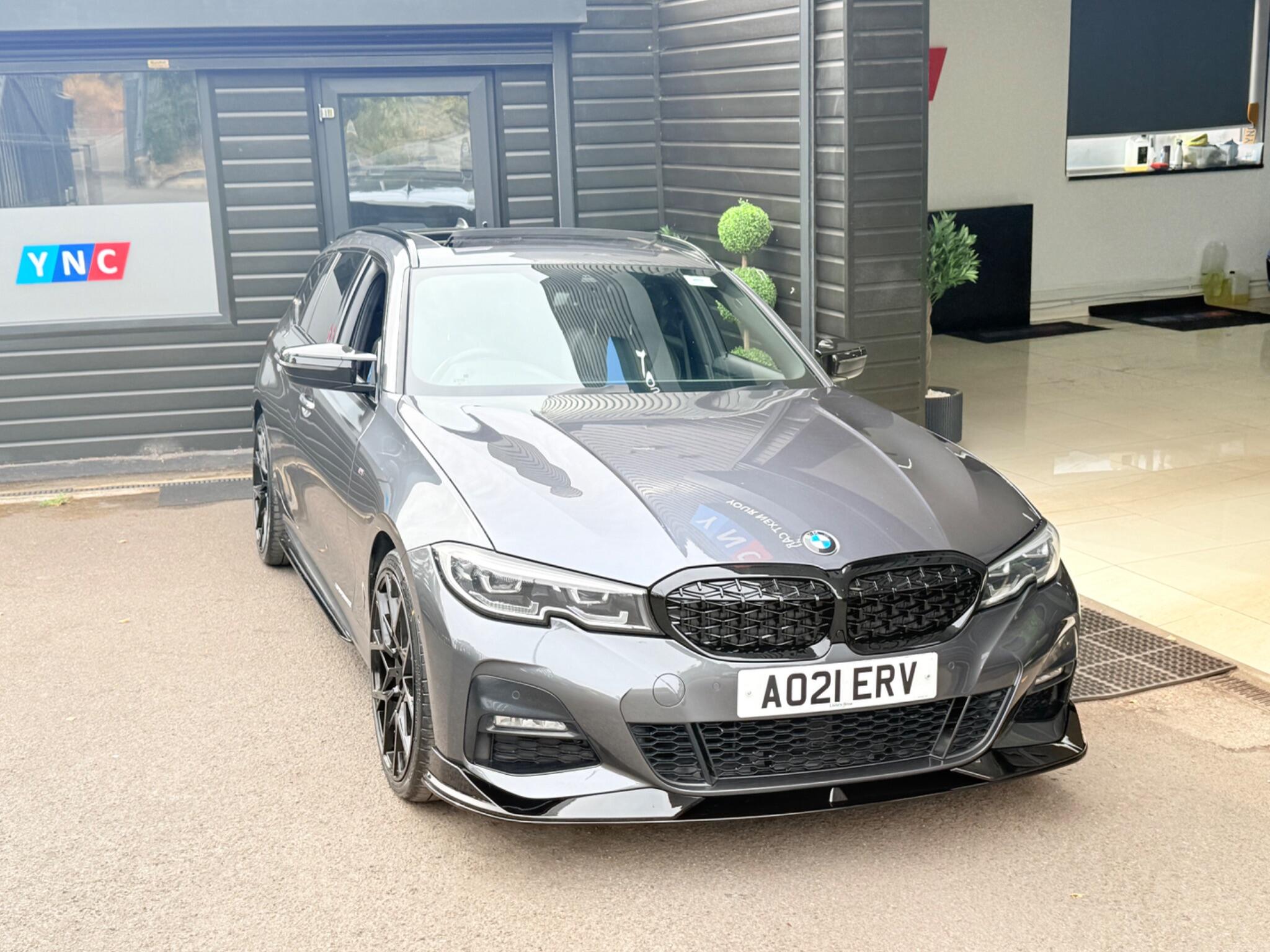 BMW 3 Series view 16