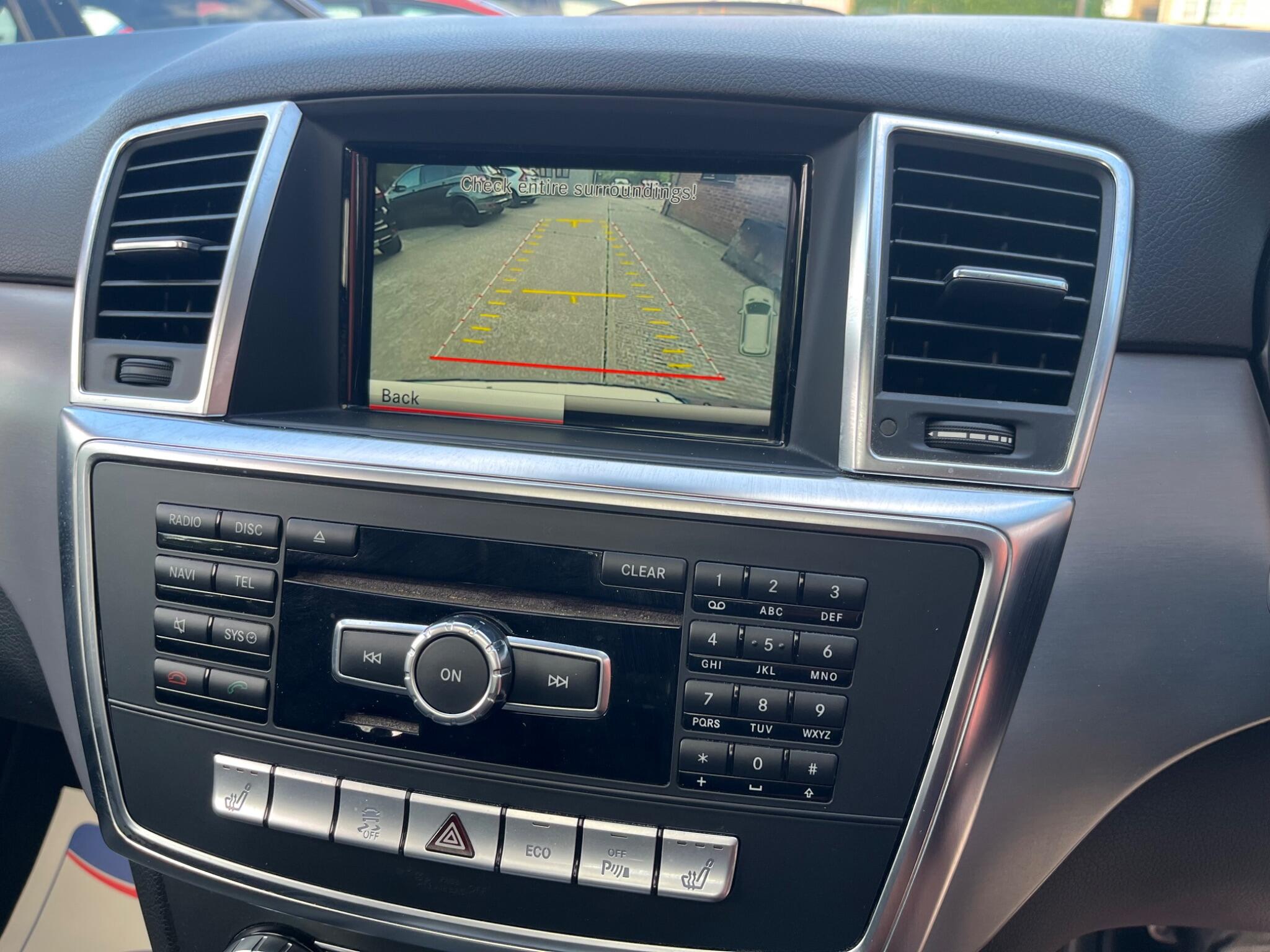 Mercedes-Benz M-Class view 19