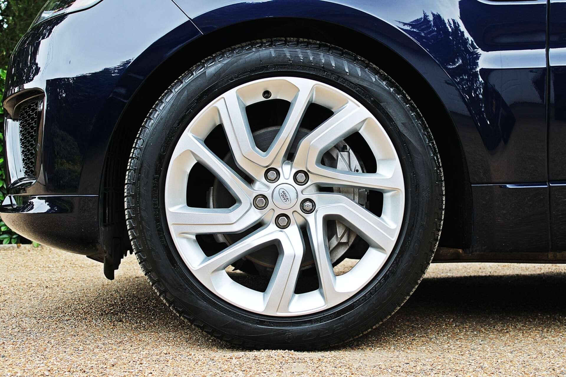Land Rover Range Rover Sport view 2