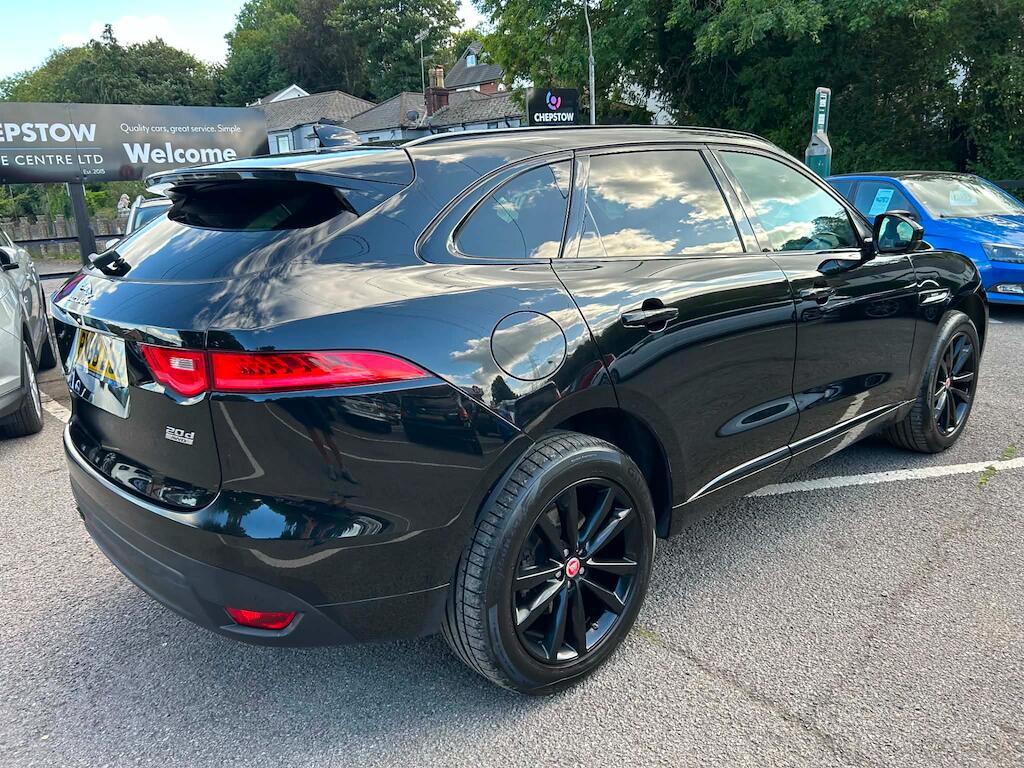 Jaguar F-Pace view 3