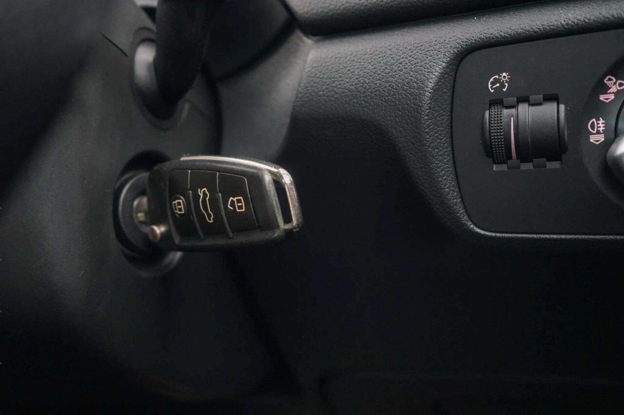 Audi Q3 view 25