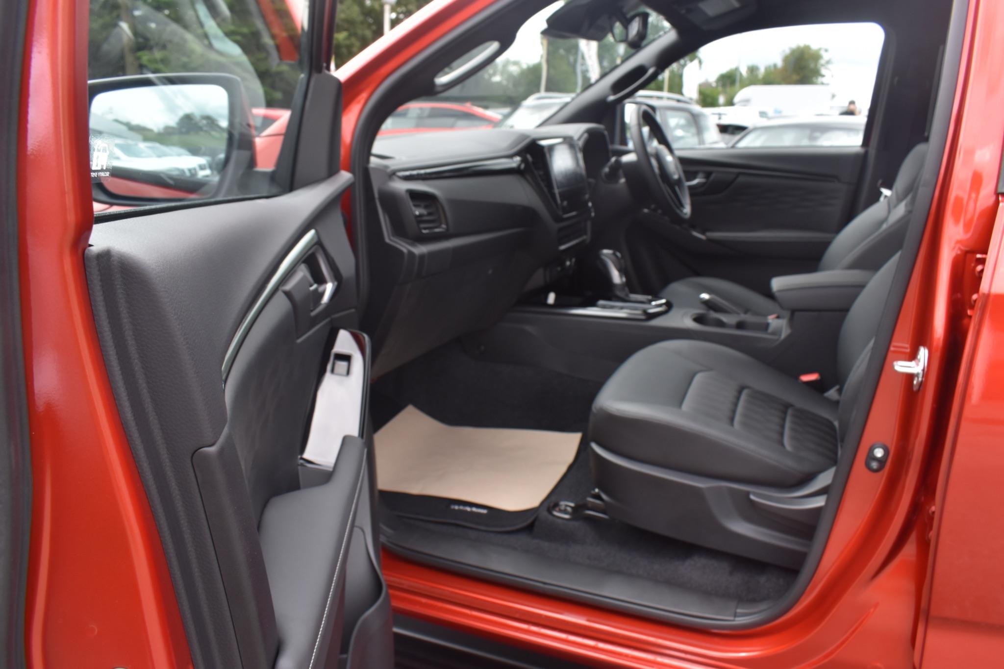 D-Max - 1.9 TD V-Cross Auto 4WD Euro 6 (s/s) 4dr - Image 4