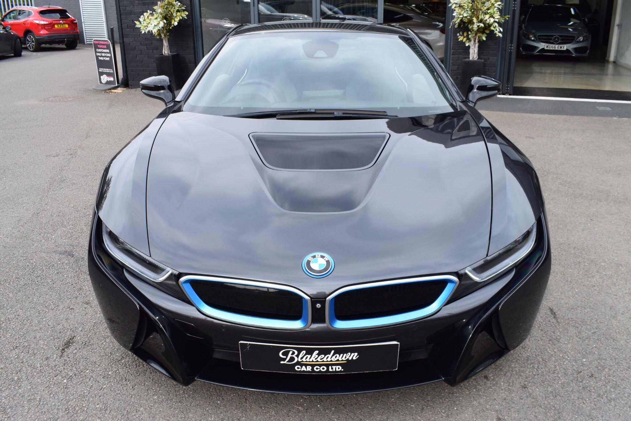 BMW I8 view 2