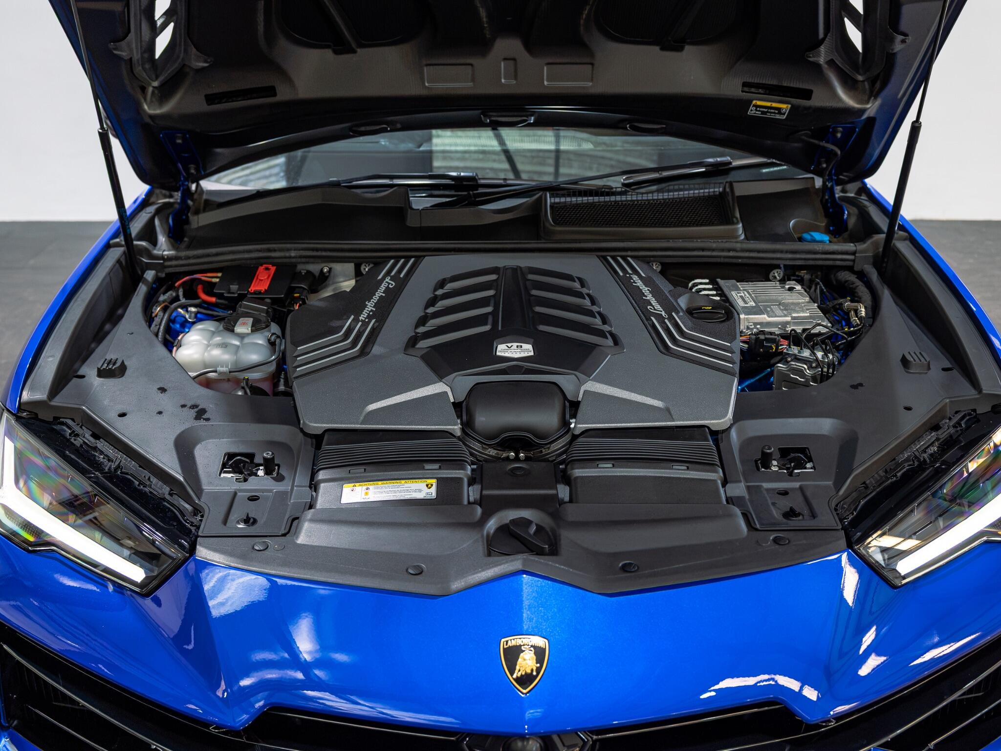 Lamborghini Urus view 43