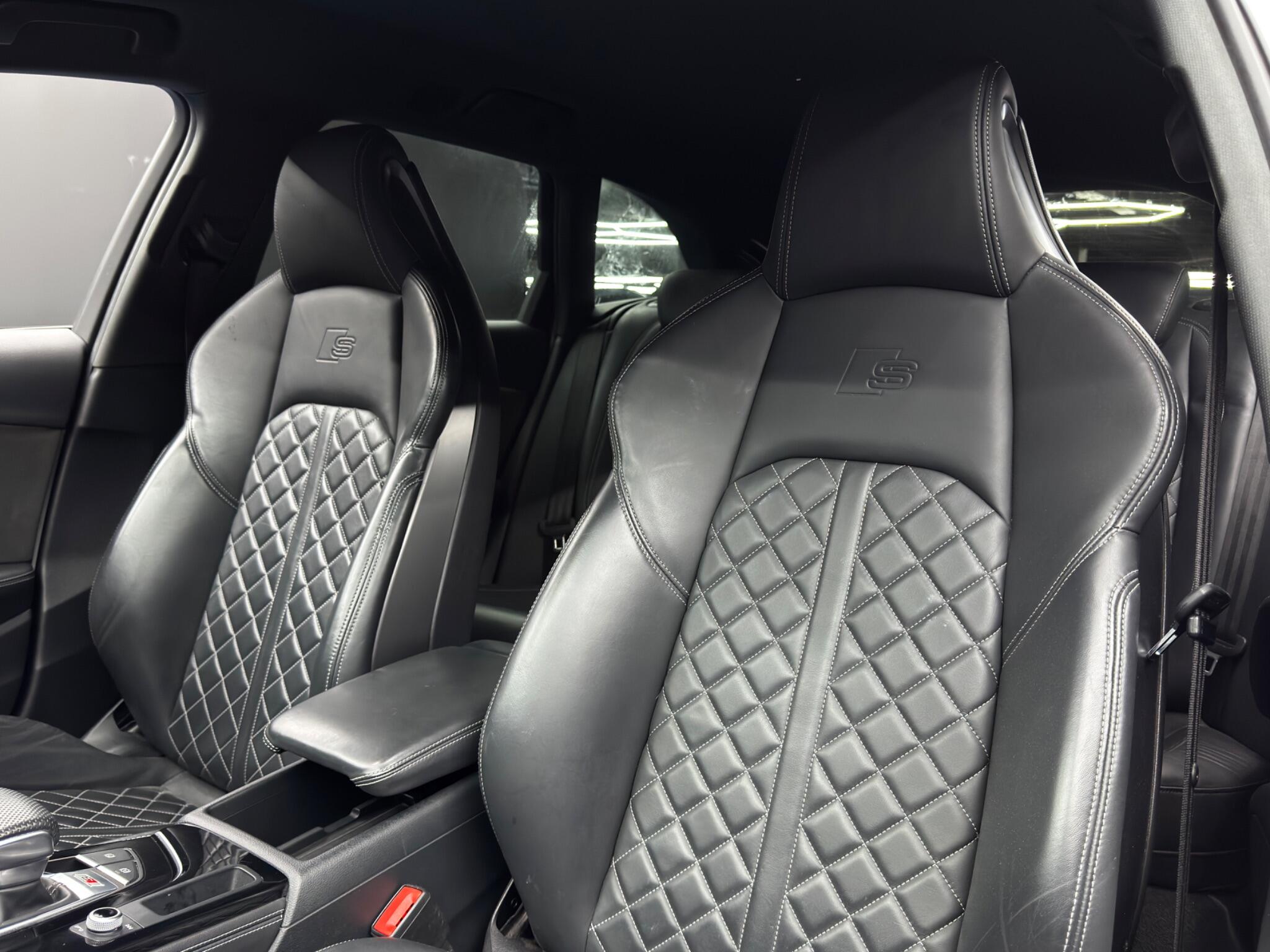 Audi S4 view 14