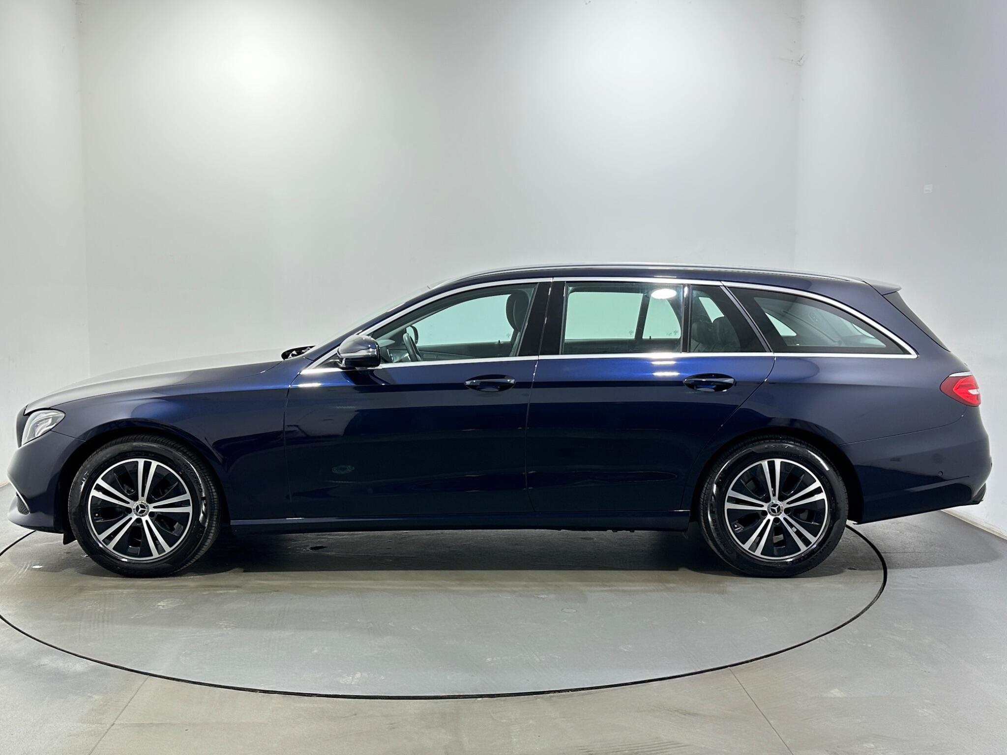 Mercedes-Benz E-Class view 5