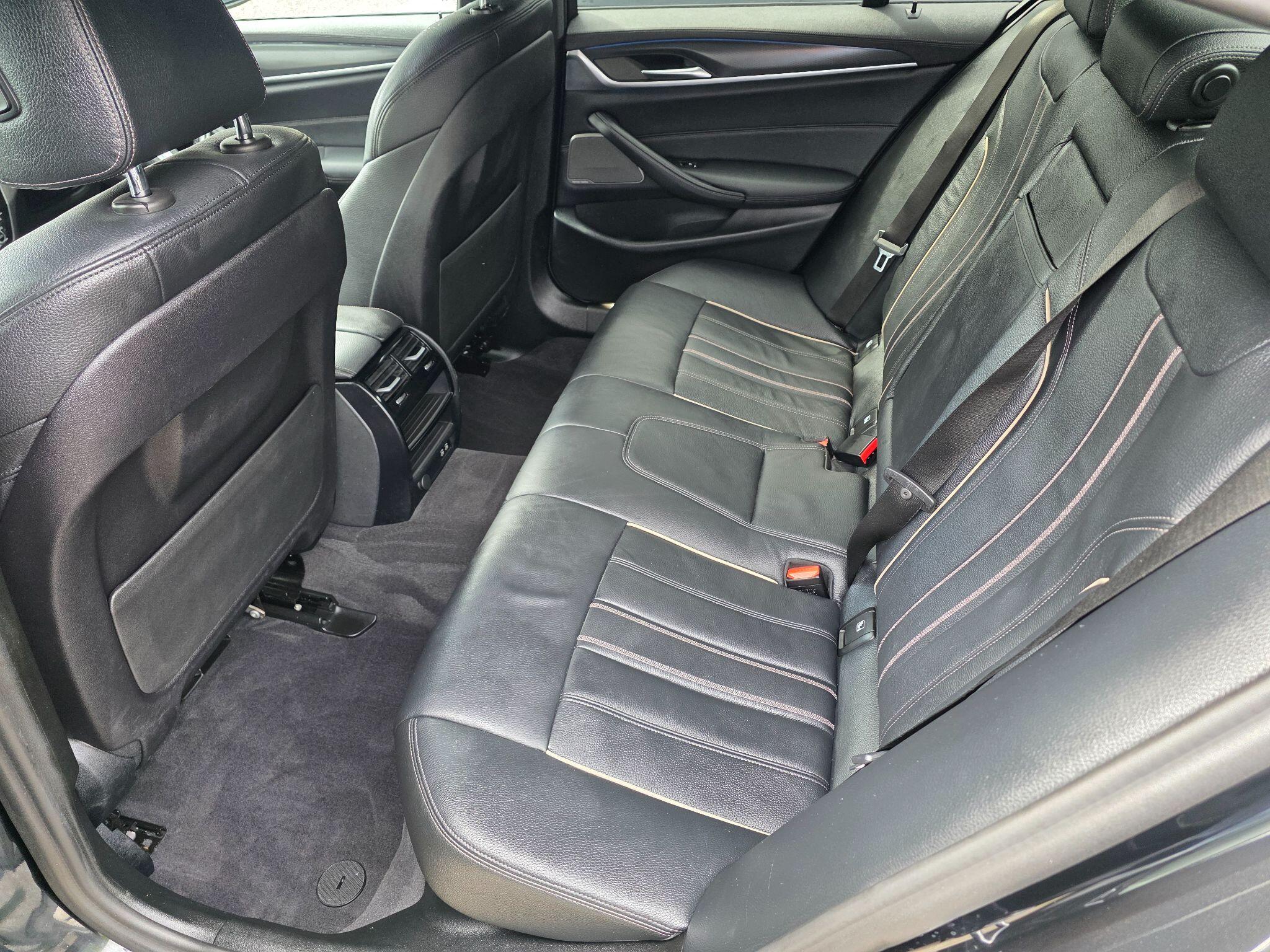 BMW 5 Series view 13