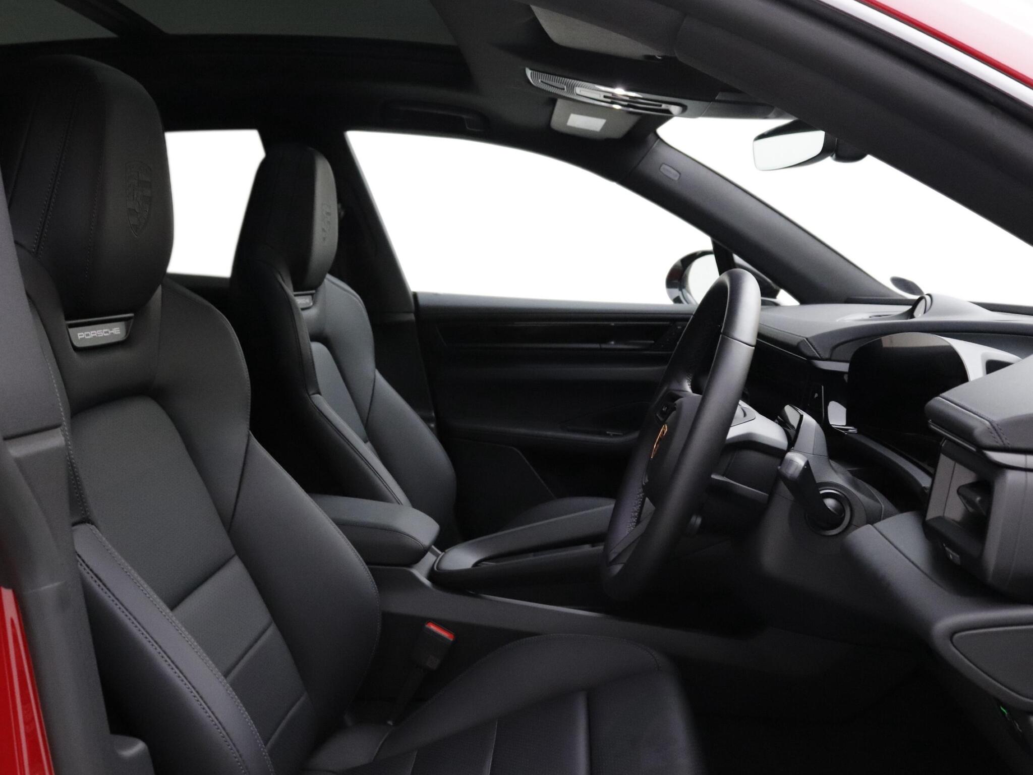 Porsche Macan view 10