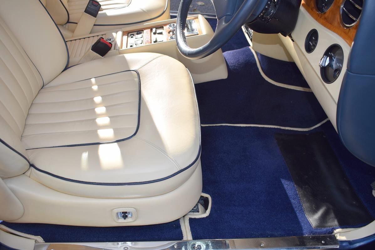 Rolls-Royce Silver Spirit view 10