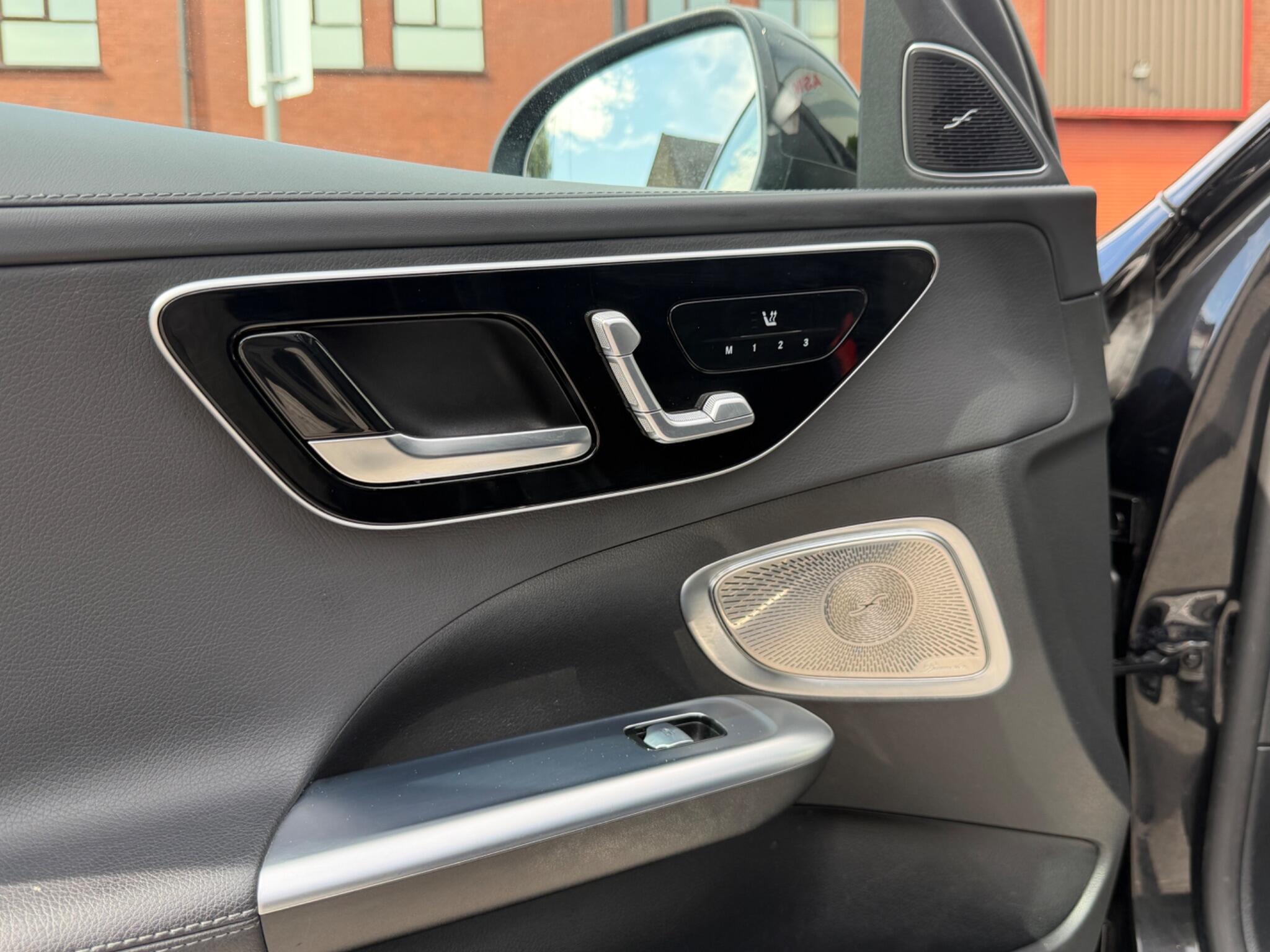 Mercedes-Benz C Class view 26