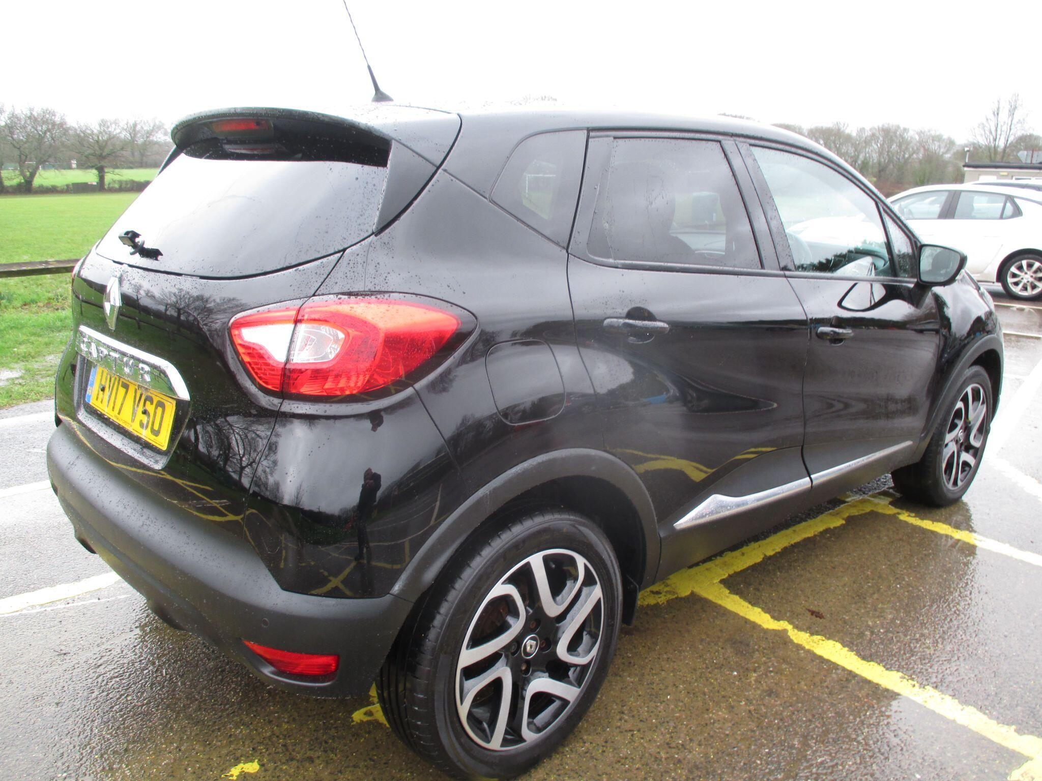 2017 Renault Captur 1.2 TCe ENERGY Dynamique S Nav Euro 6 (s/s) 5dr • 67,252 miles image 9