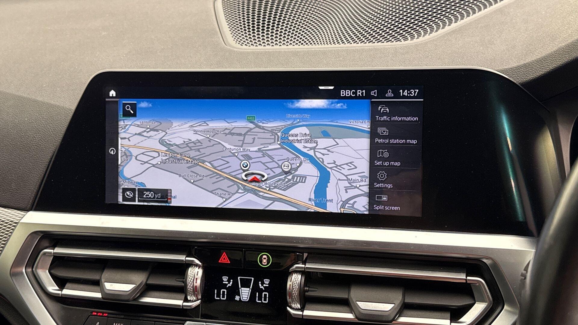 BMW 3 Series view 26