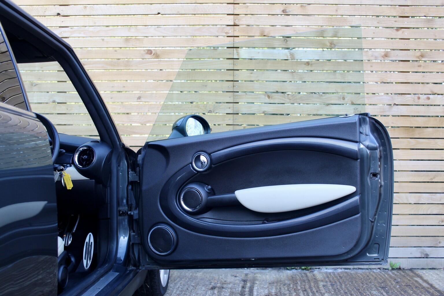 Mini Hatch view 23