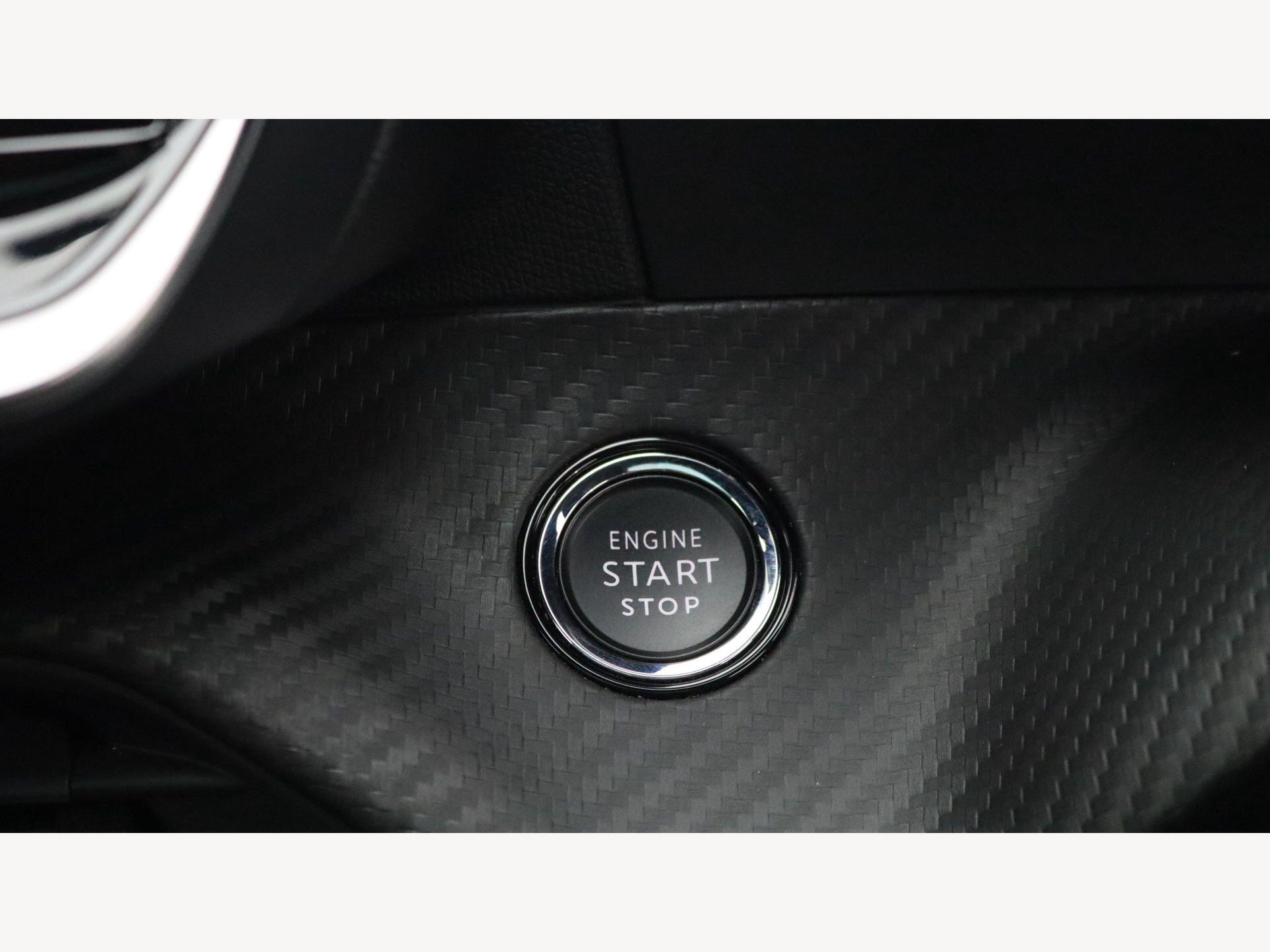 Peugeot e-208 view 26