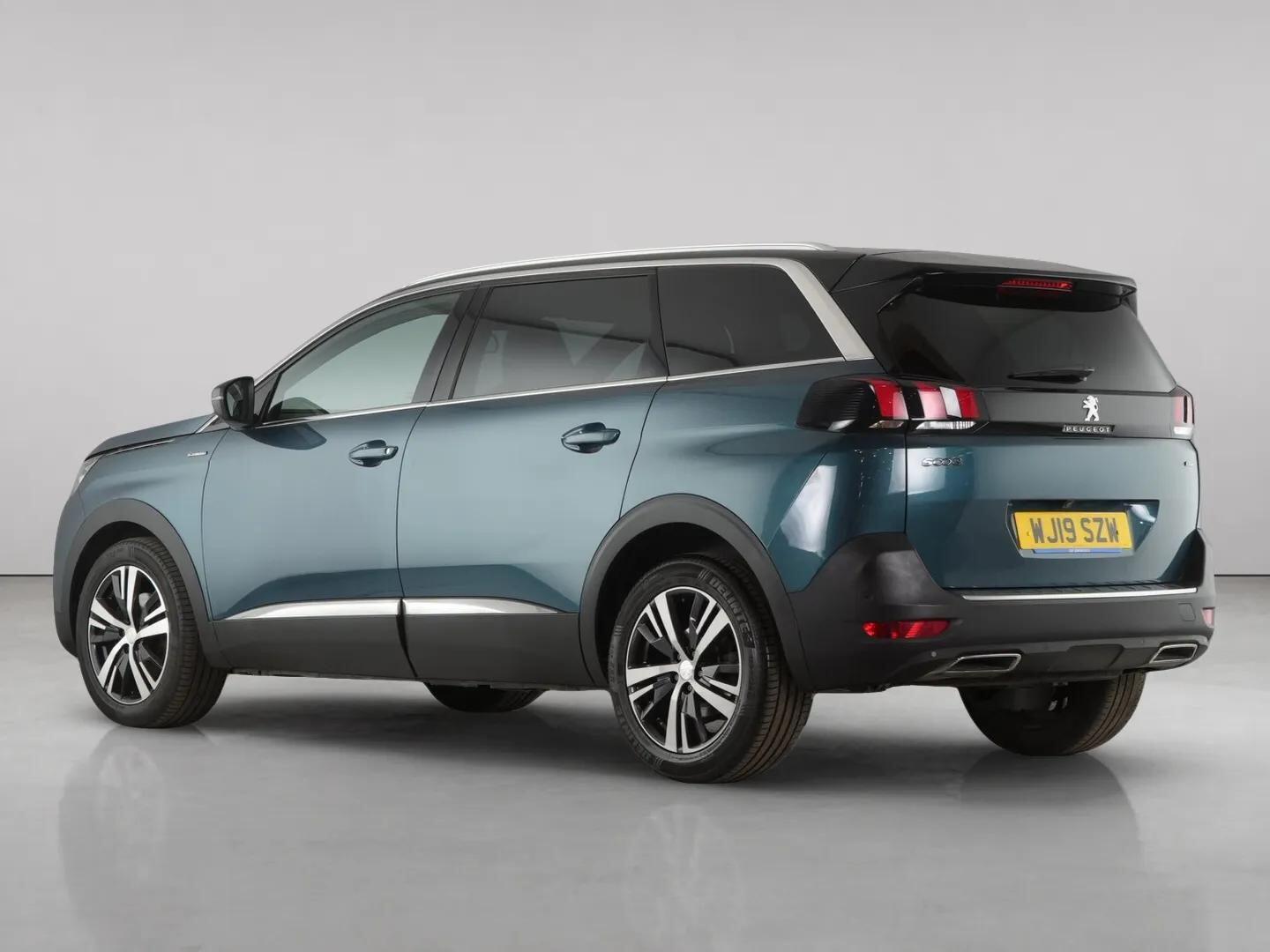 Peugeot 5008 view 6
