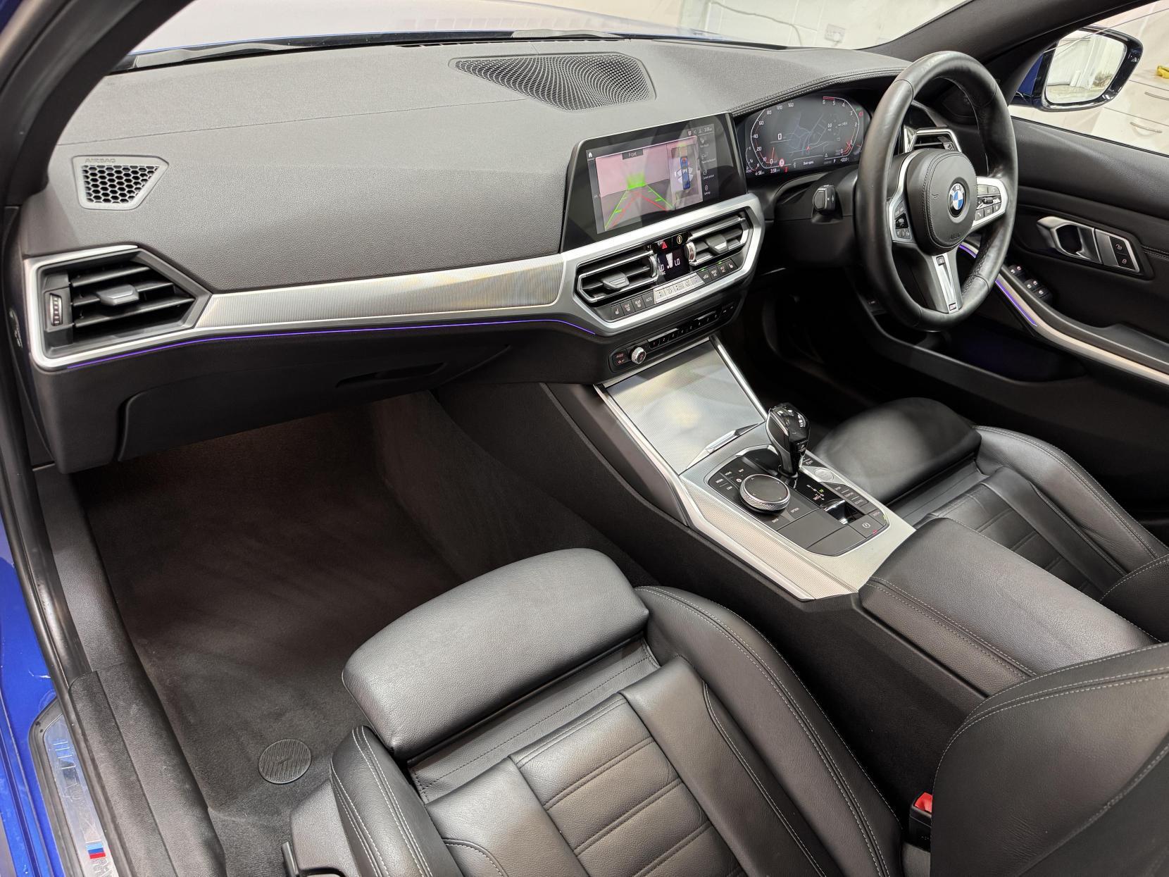 BMW 3 Series view 50