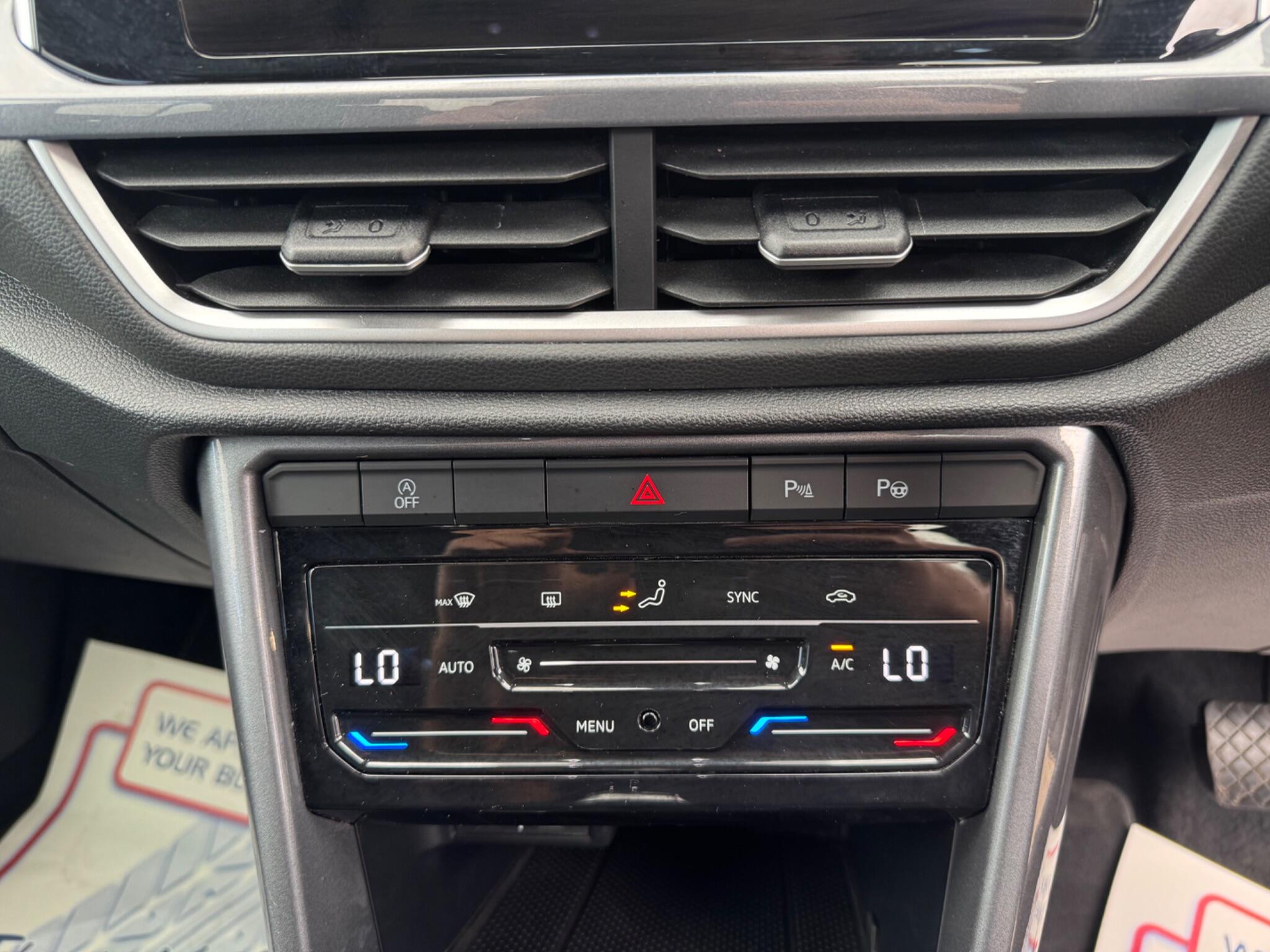 Volkswagen T-Roc view 21