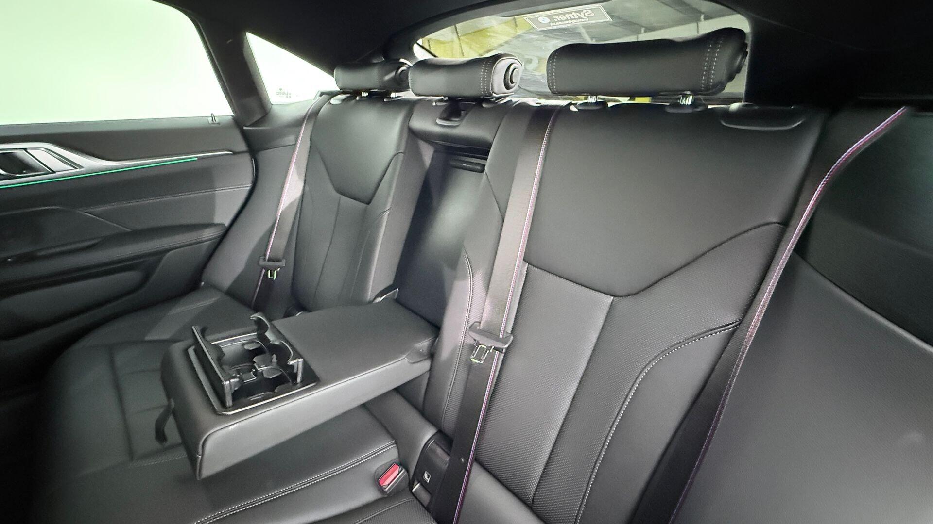 BMW i4 view 12