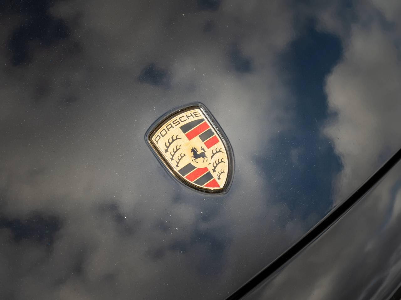 Porsche 911 view 45