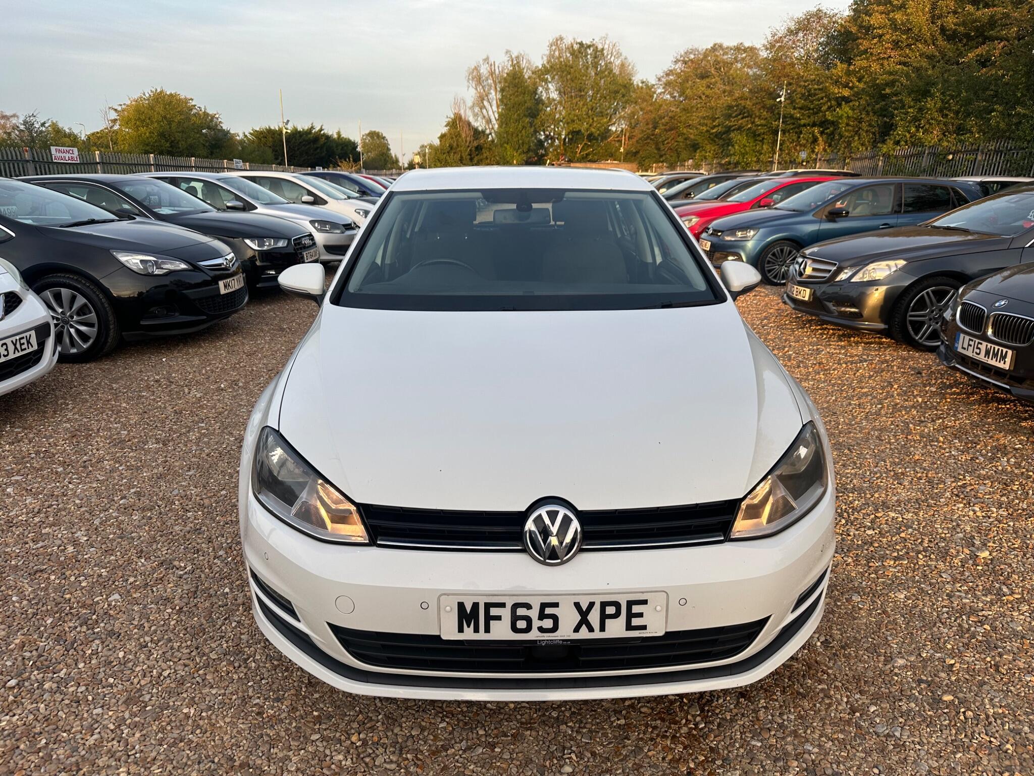 Volkswagen Golf view 2
