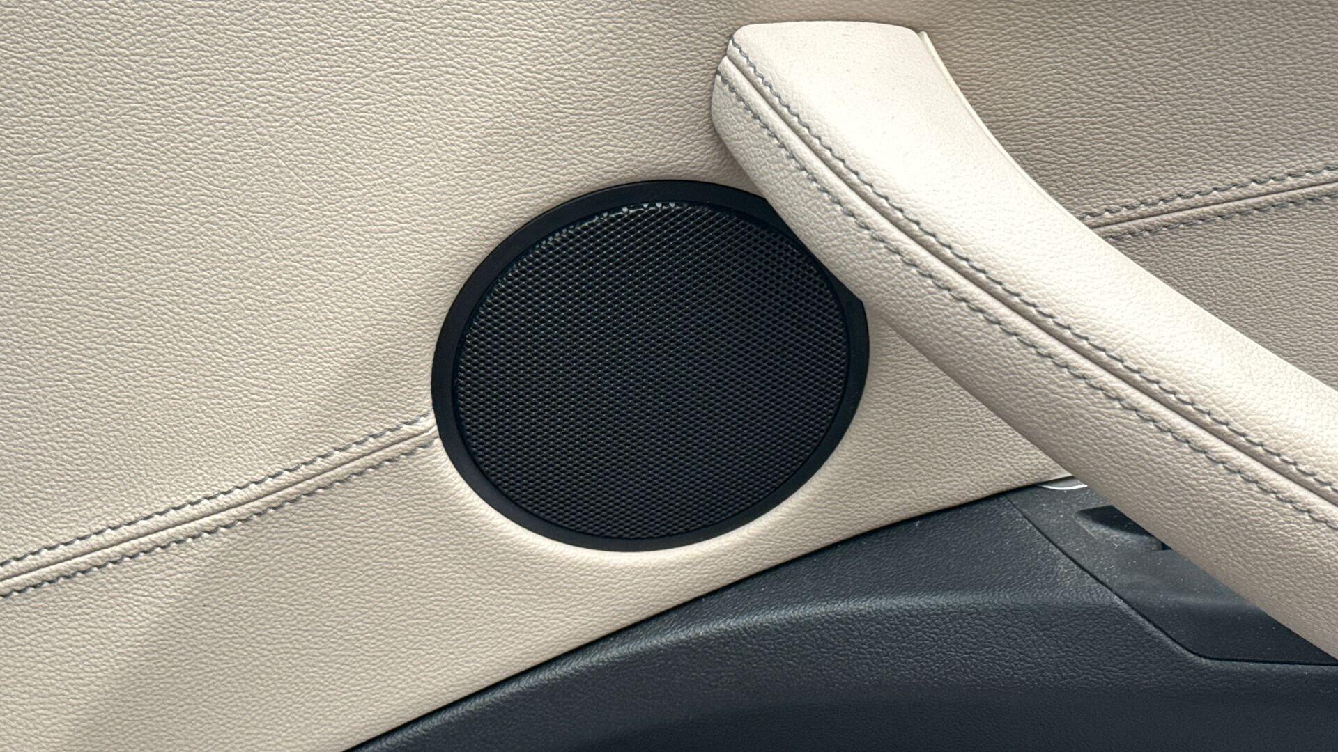 BMW X3 view 21