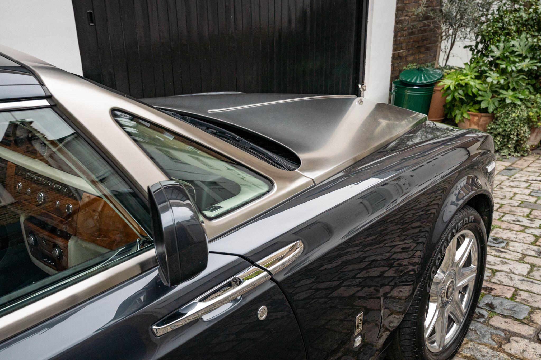 Rolls-Royce Phantom view 7