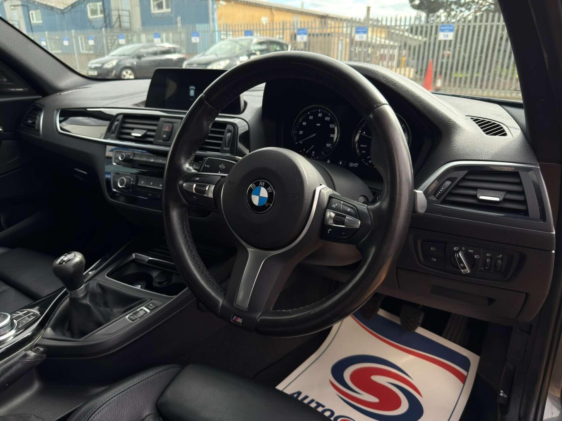 BMW 1 Series view 14
