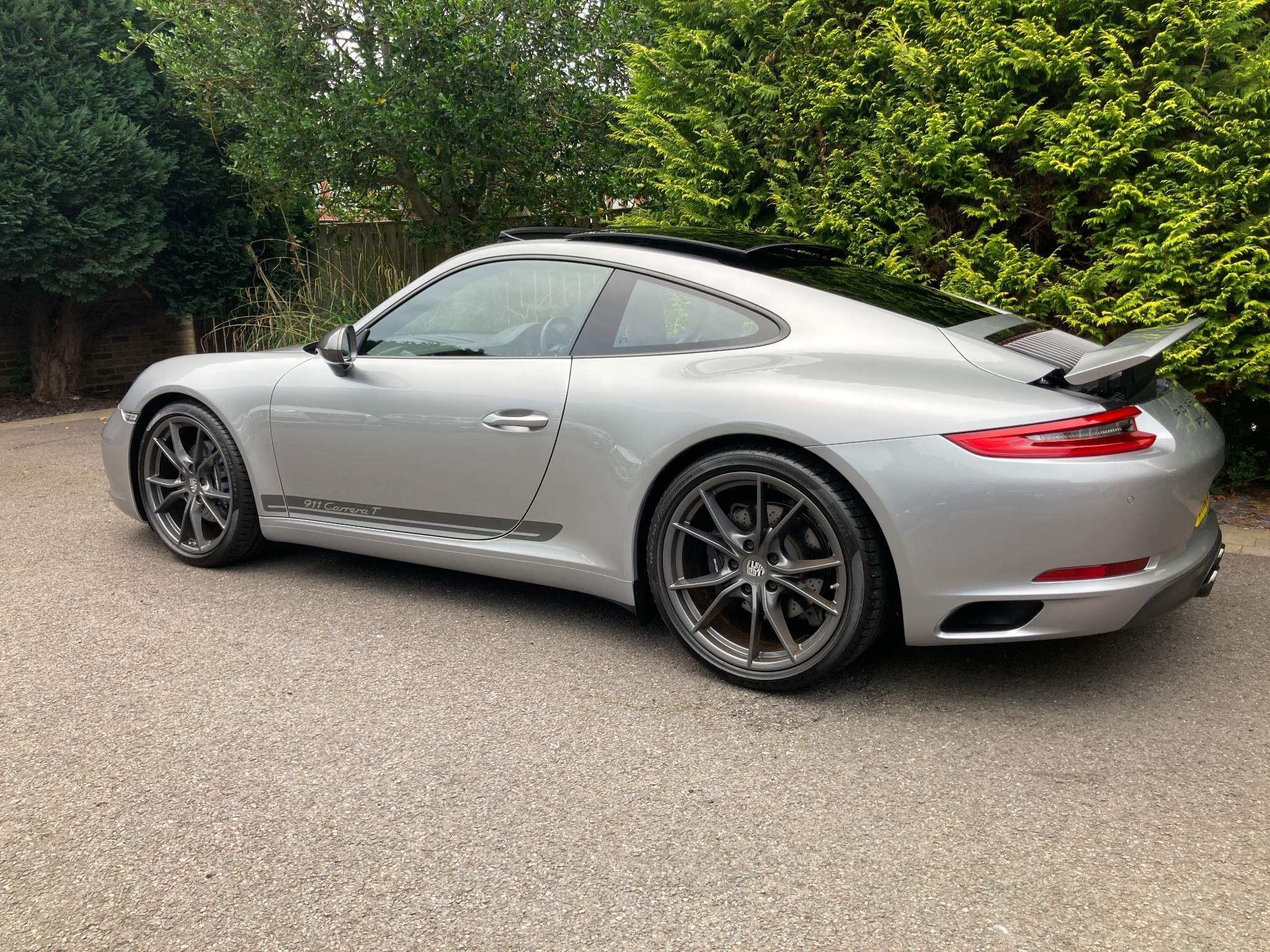 Porsche 911 view 13