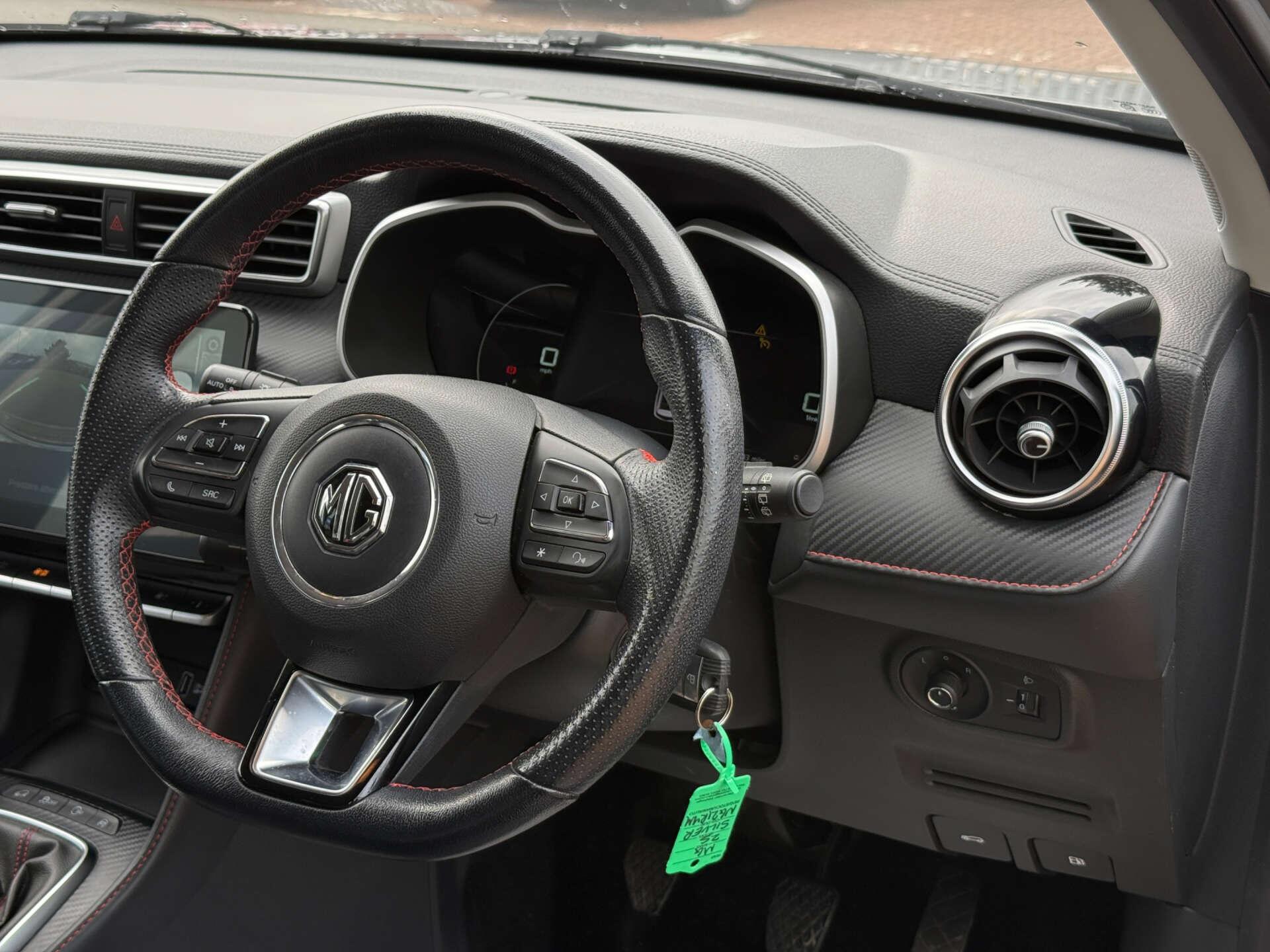MG ZS view 47