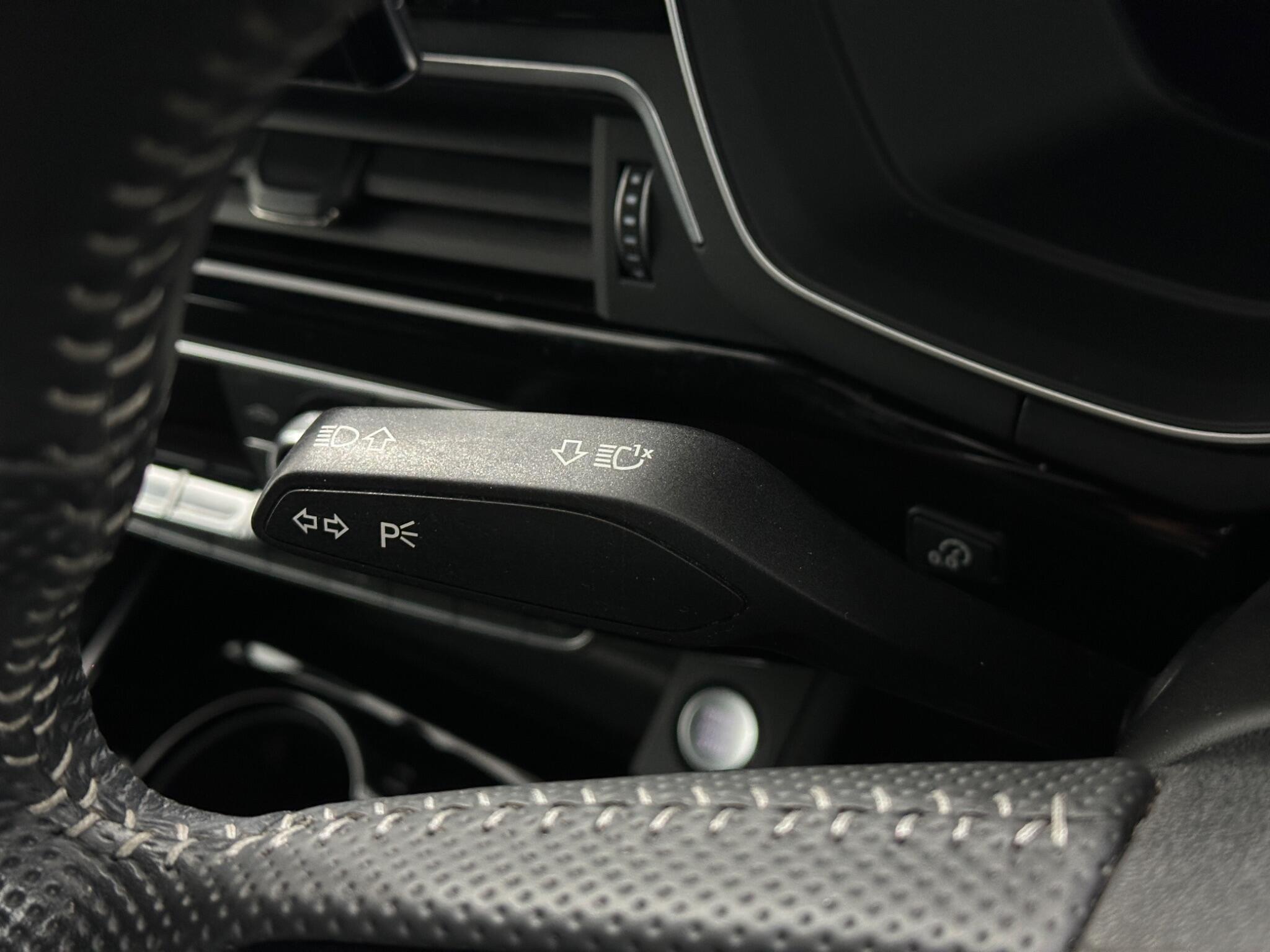 Audi A4 view 14