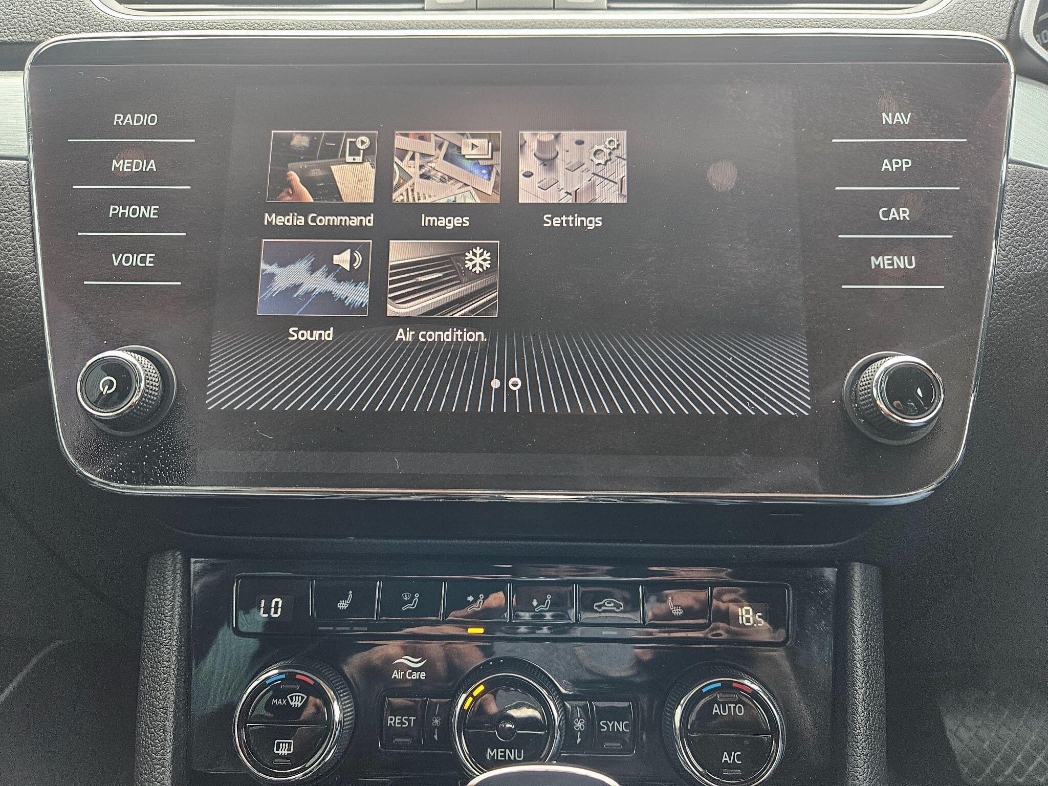2019 Skoda Superb image 35