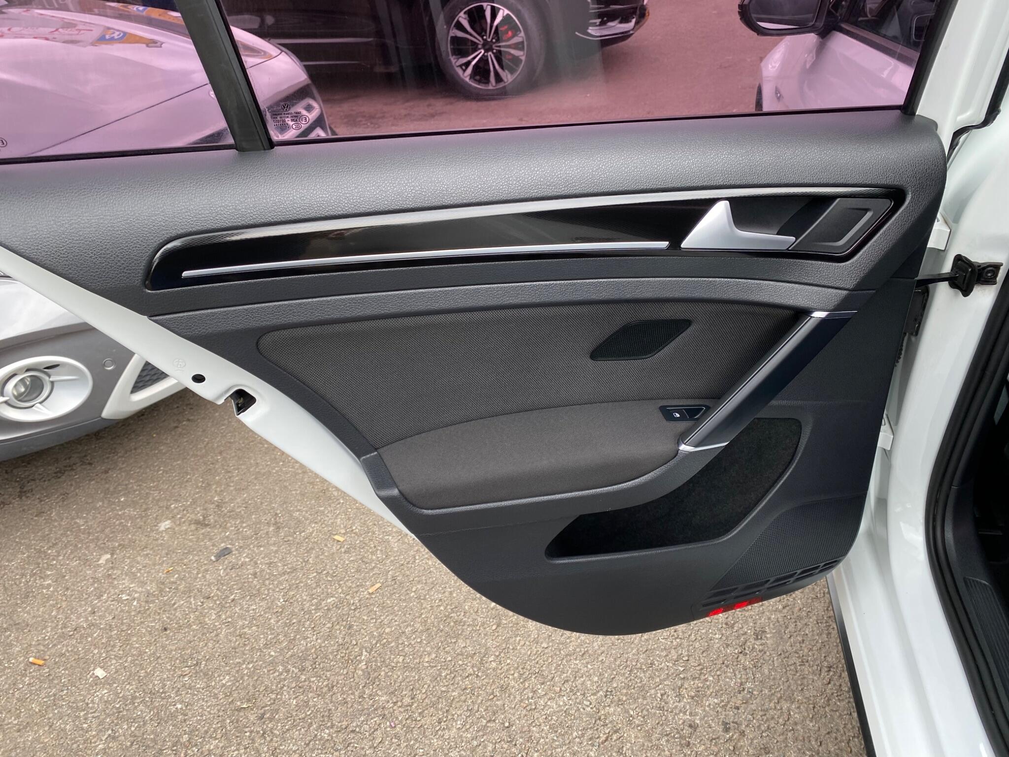 Volkswagen Golf view 35
