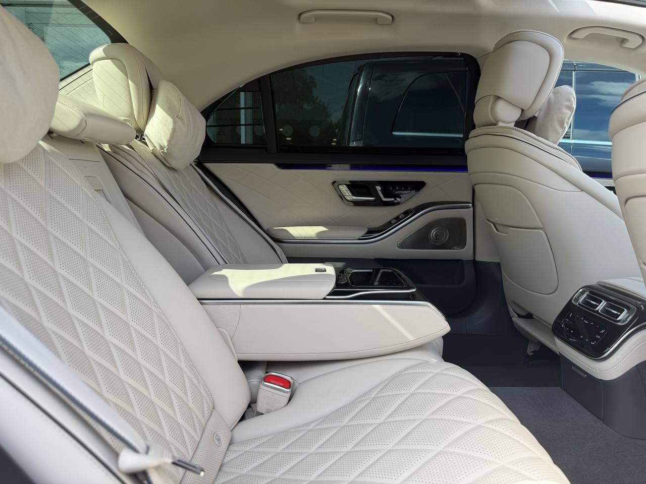 Mercedes-Benz S-Class view 18