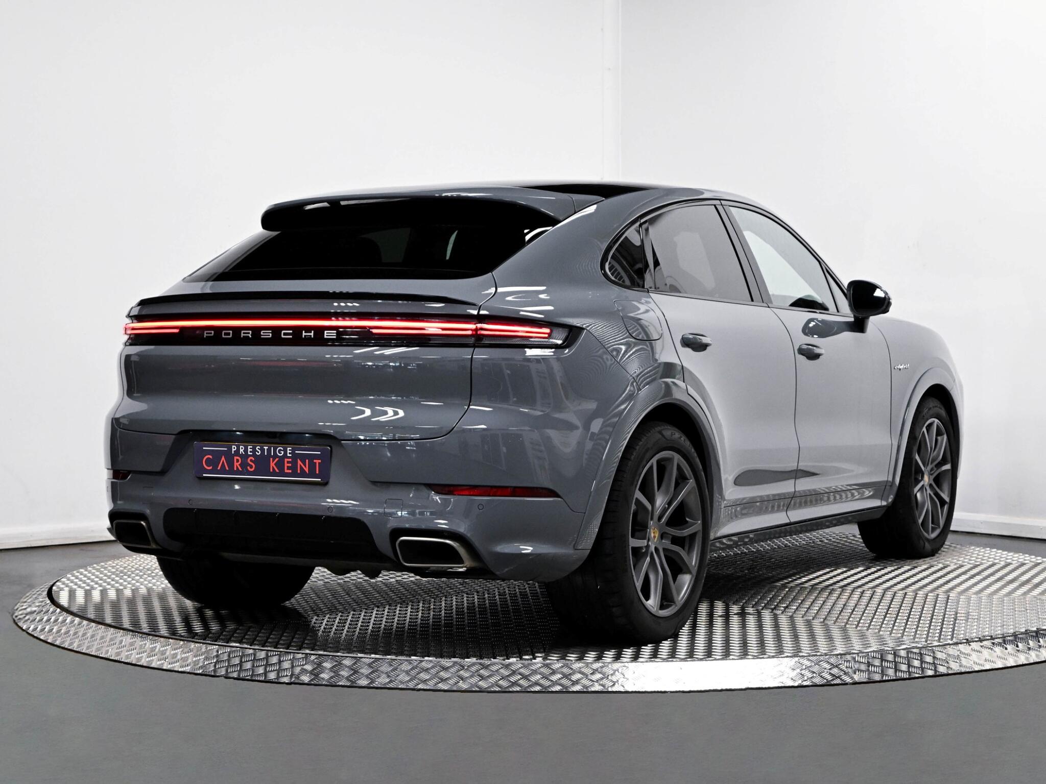 Porsche Cayenne view 9