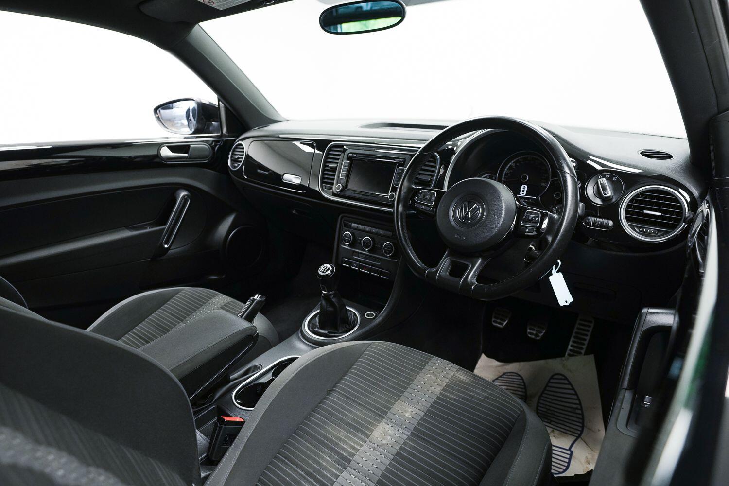Volkswagen Beetle view 10