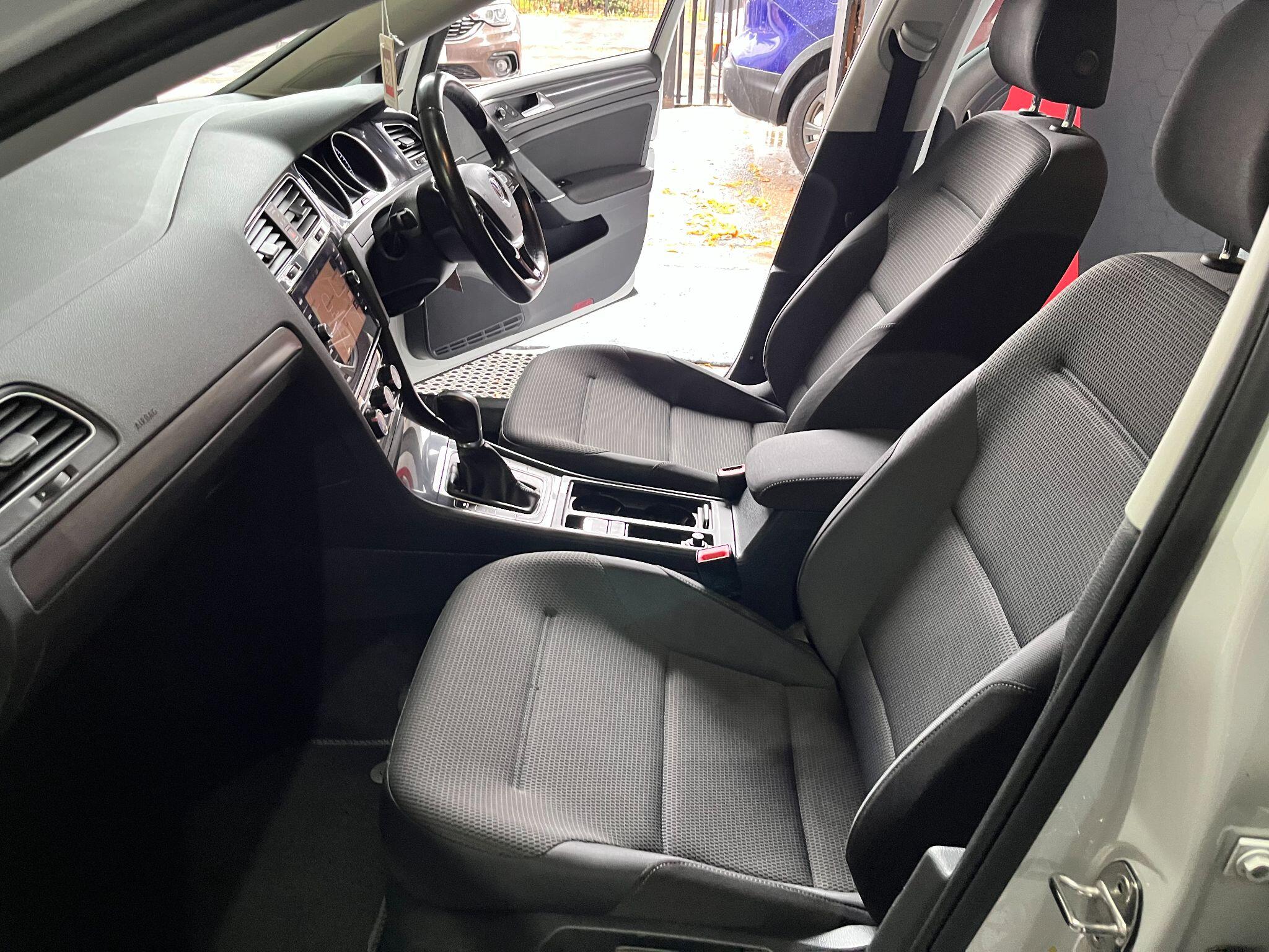 Volkswagen Golf view 25