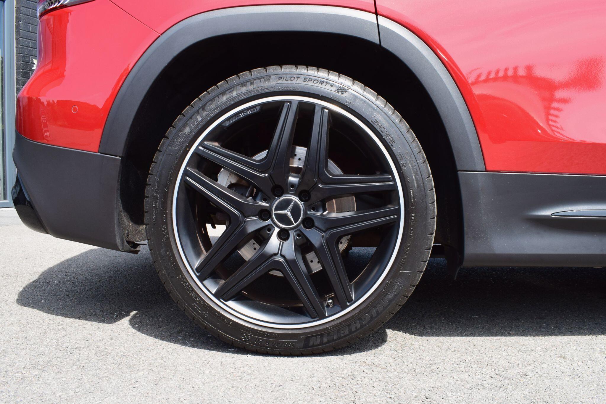 Mercedes-Benz GLB view 41