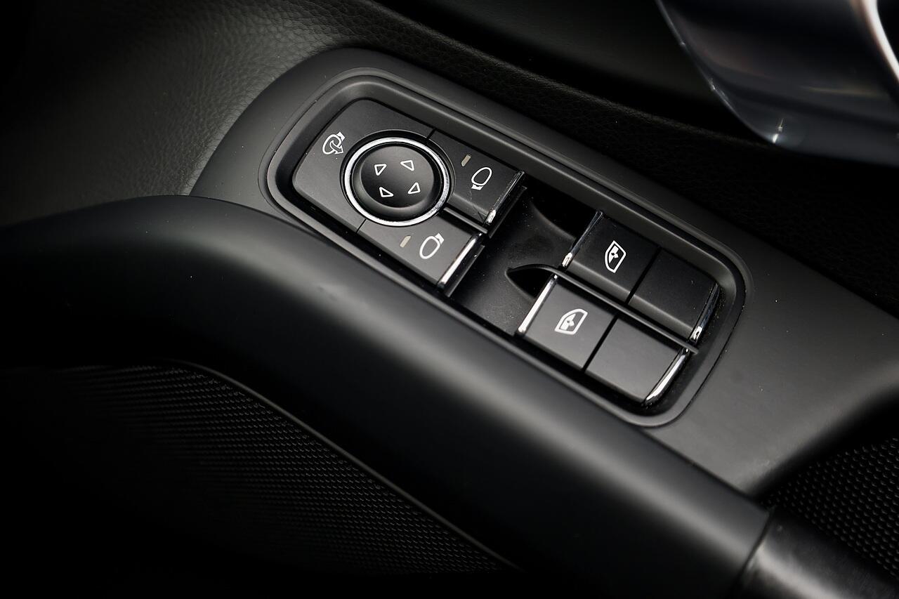 Porsche 718 Boxster view 28