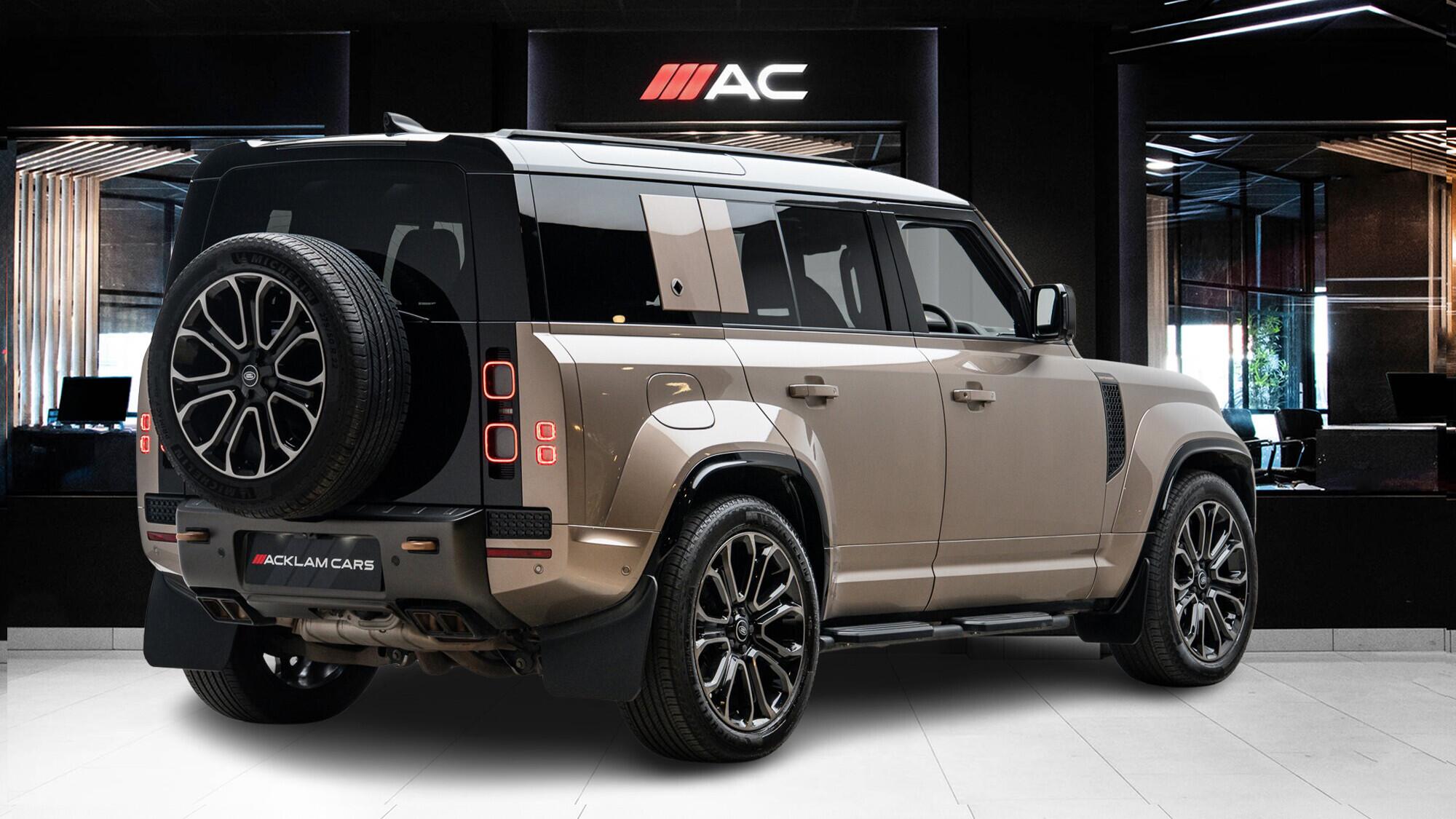 Land Rover Defender 110 view 4