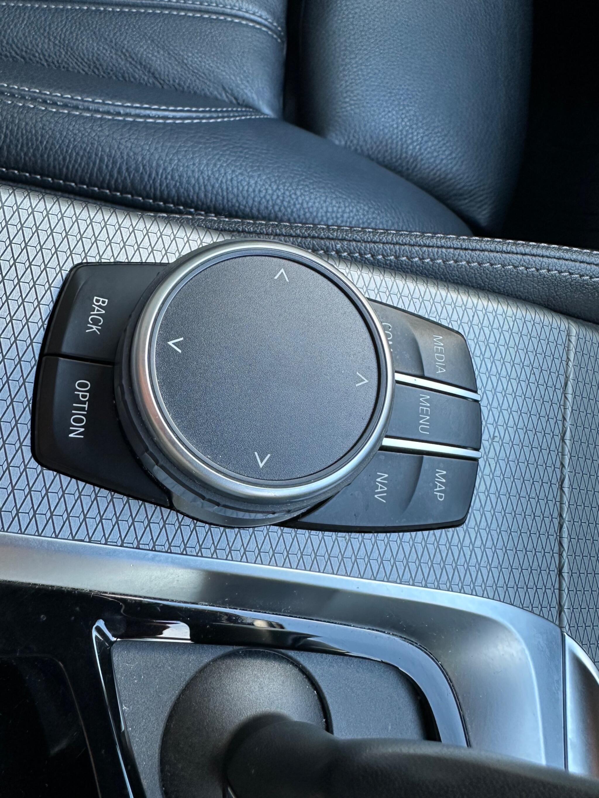 BMW 5 Series view 12