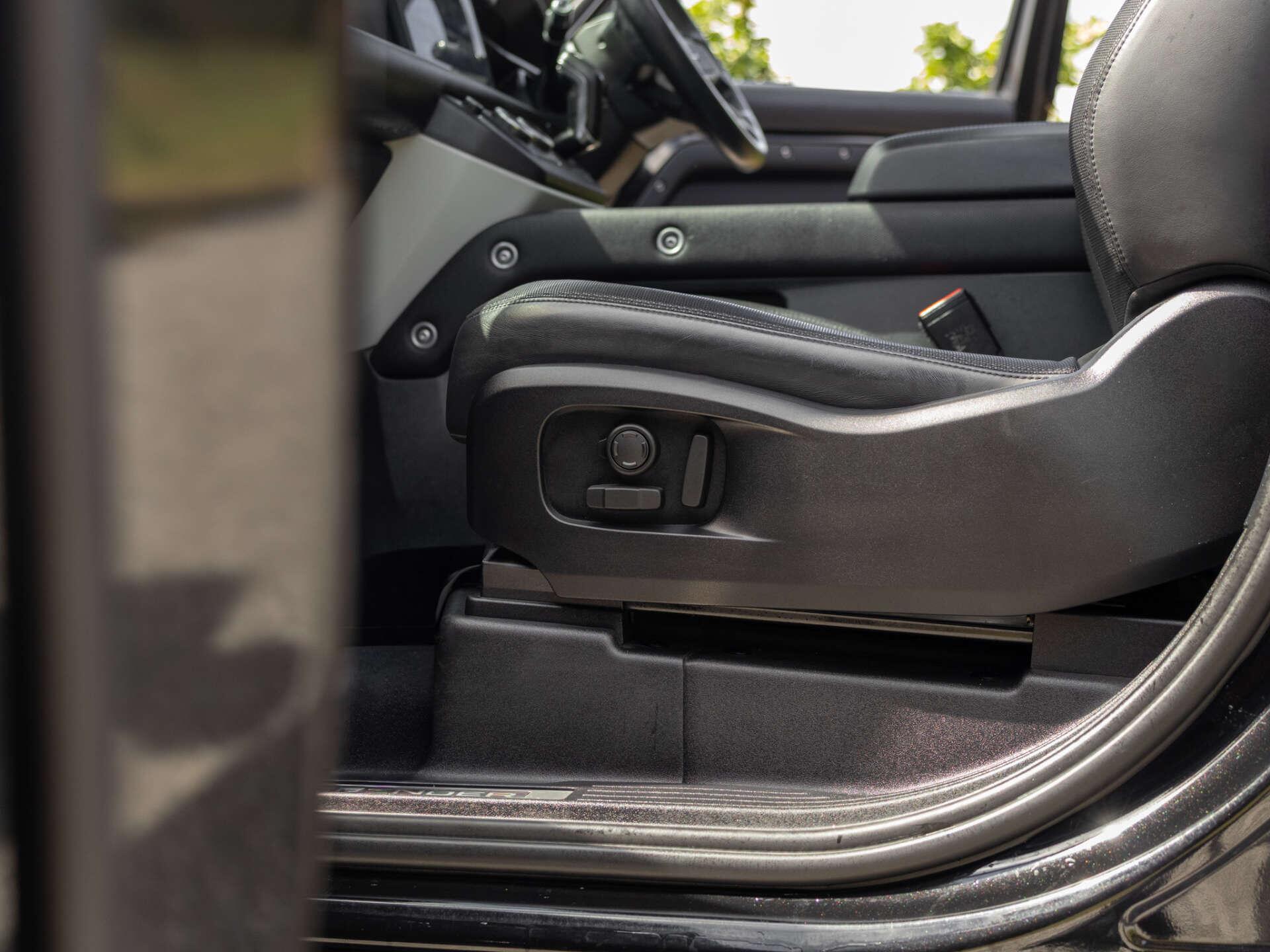 Land Rover Defender view 14
