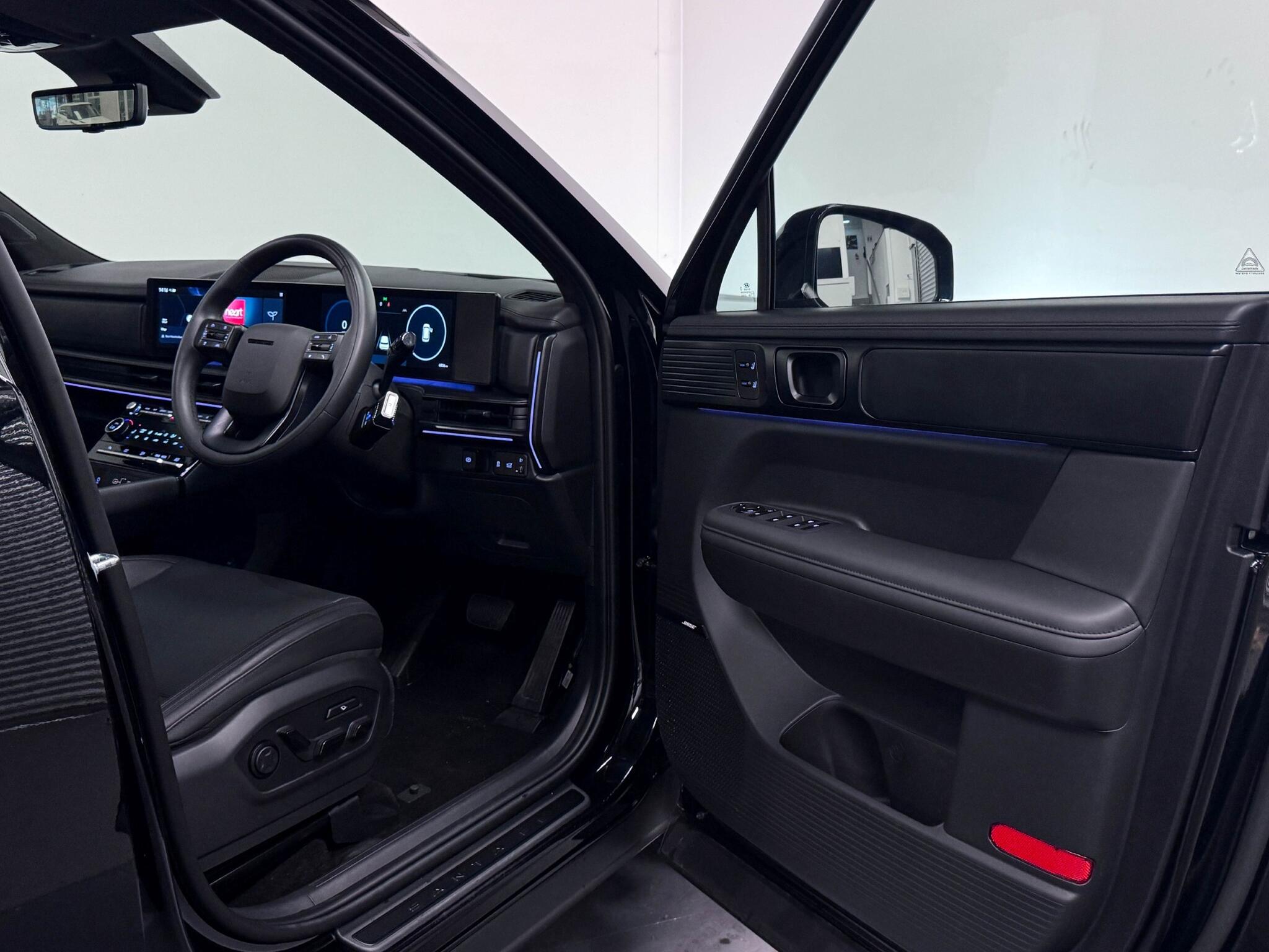 Hyundai Santa Fe view 34