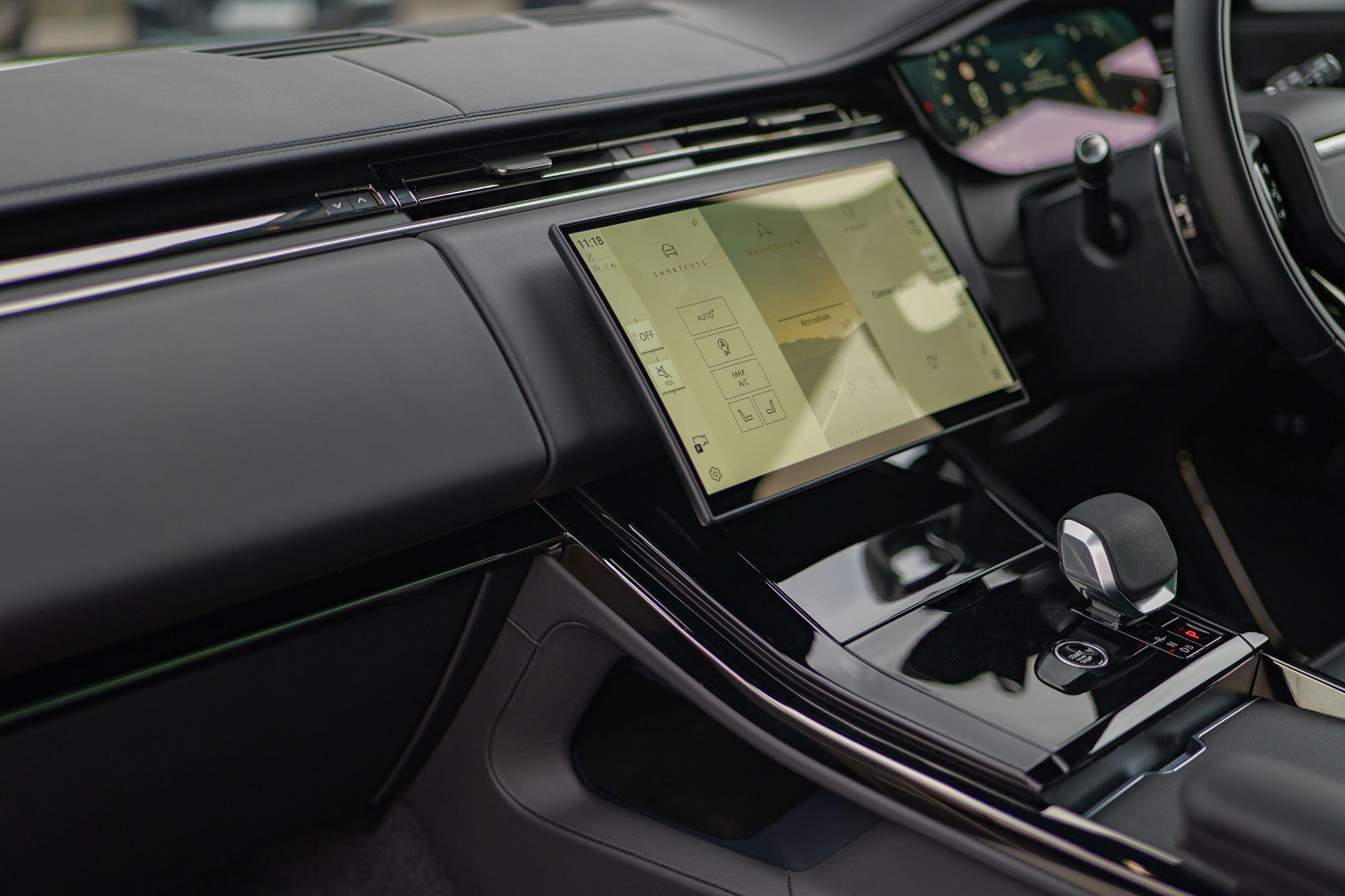Land Rover Range Rover Sport view 18