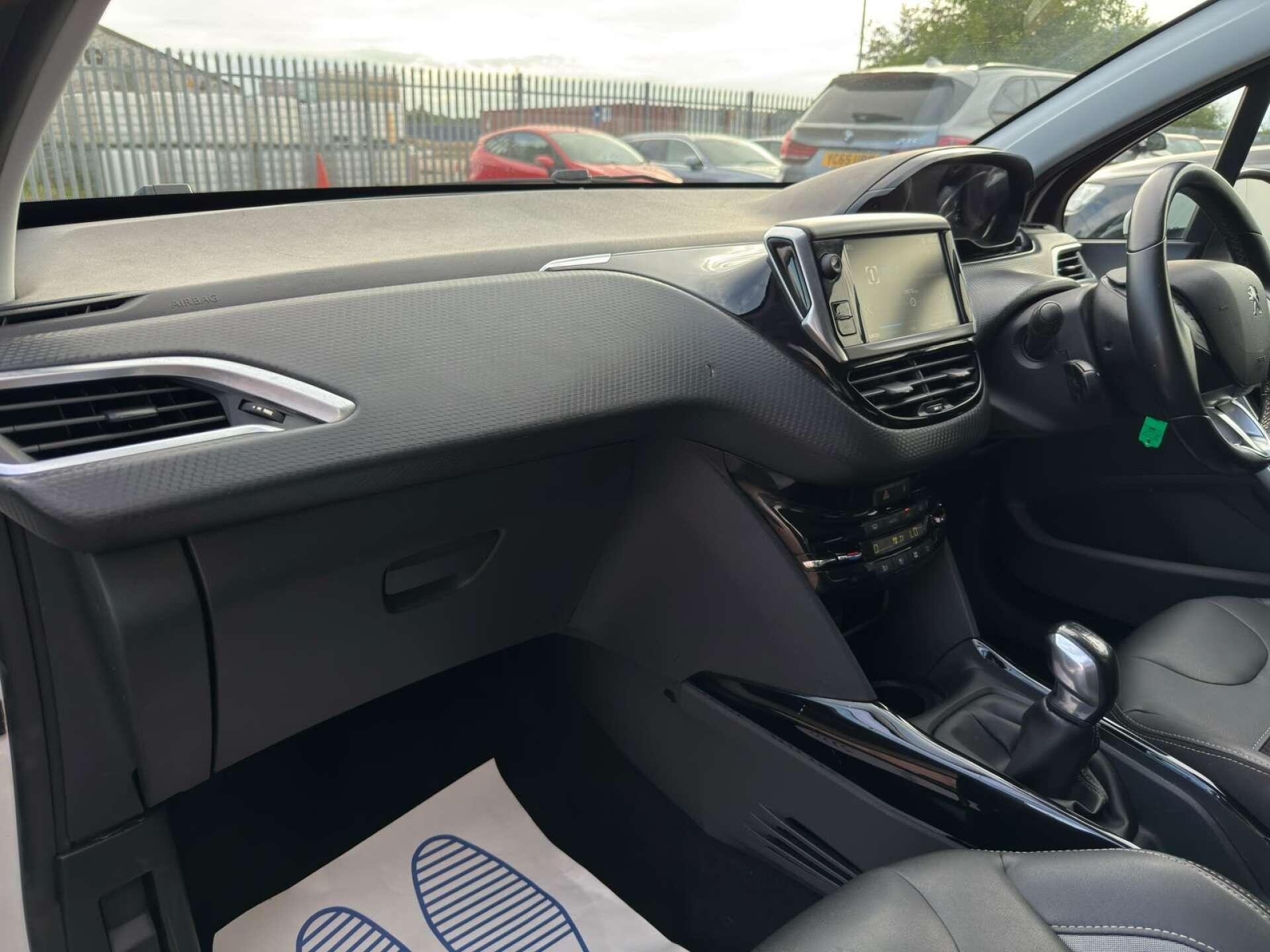 Peugeot 2008 view 42